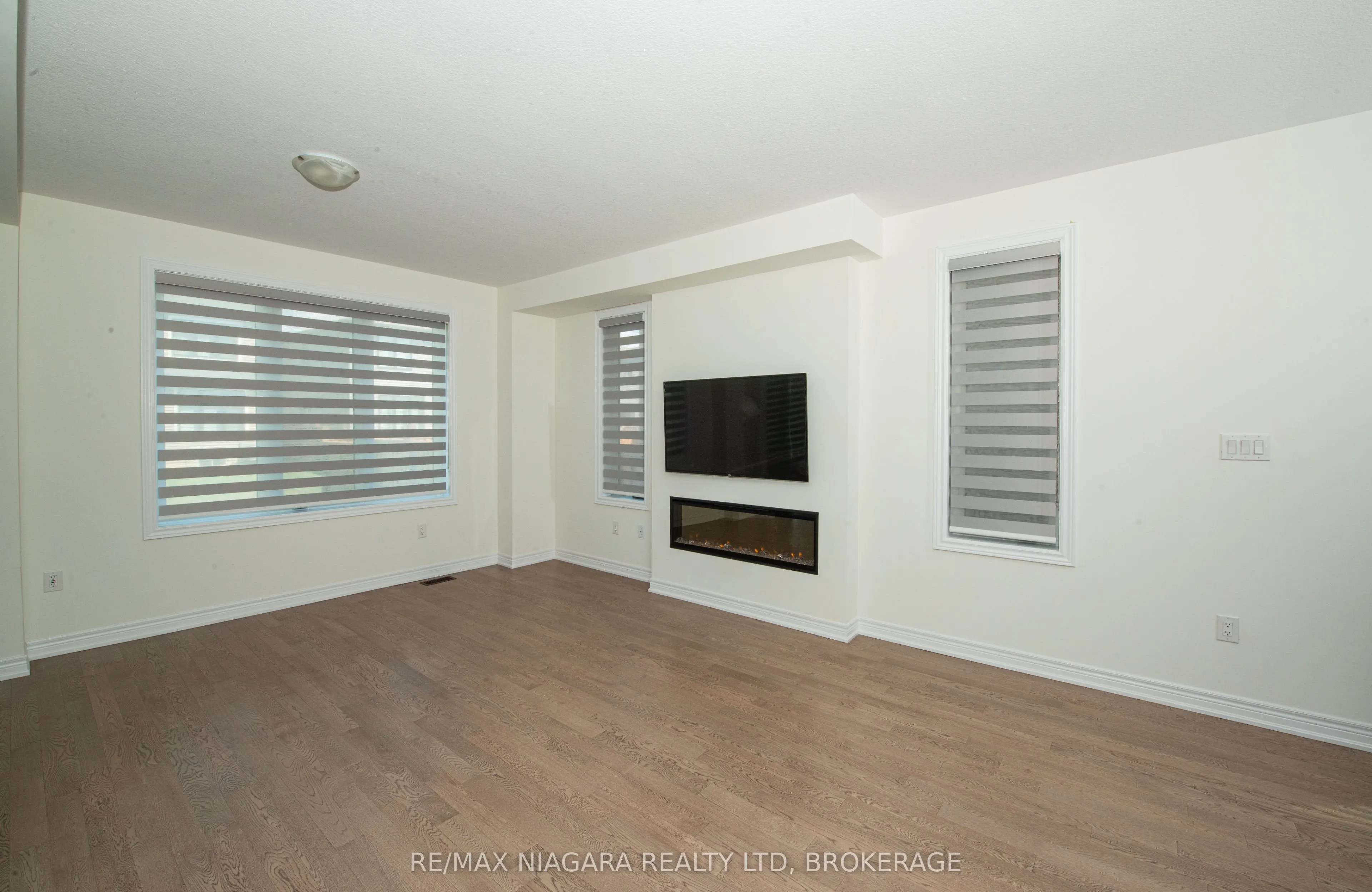 100 Blackbird Way