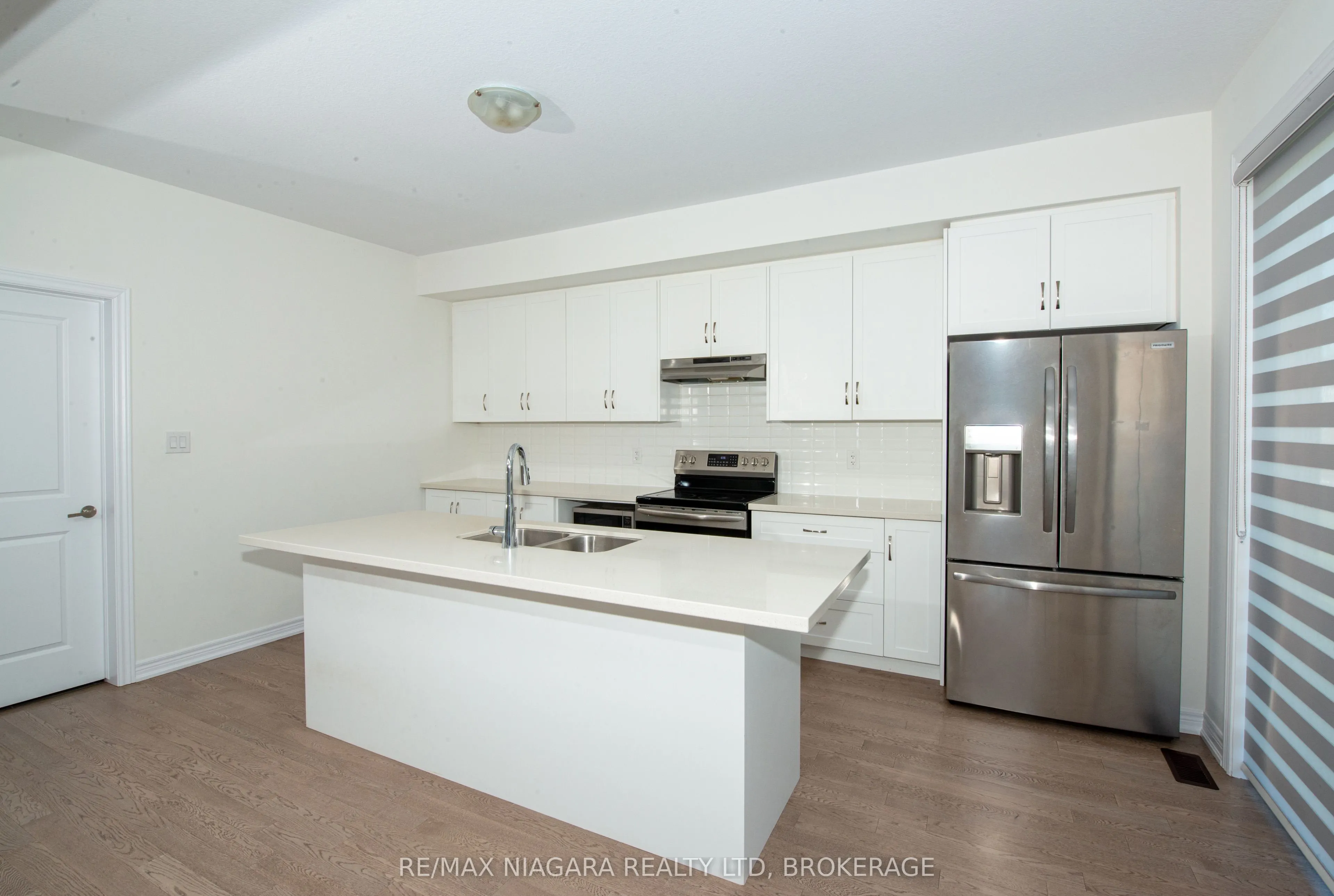 100 Blackbird Way