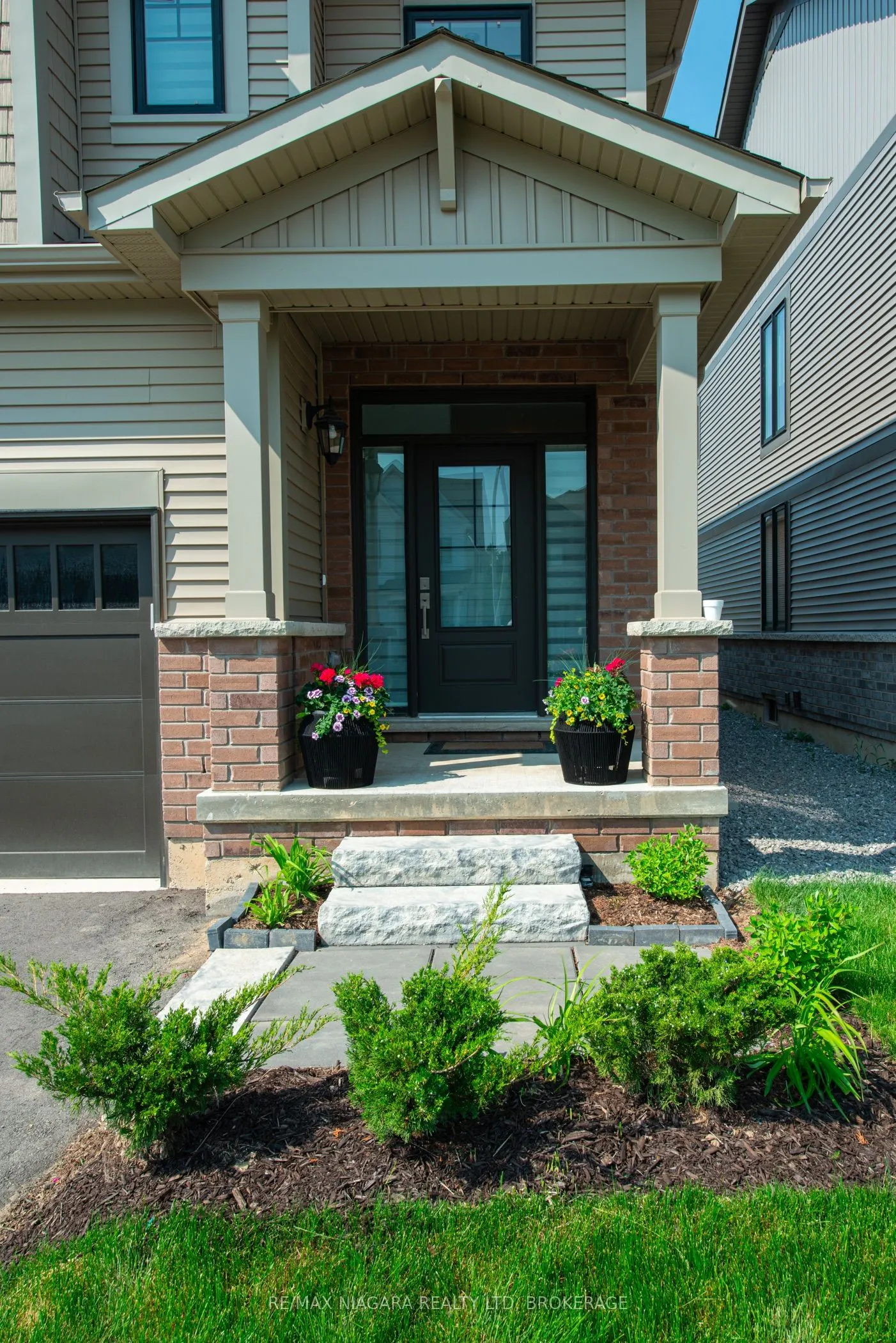 100 Blackbird Way