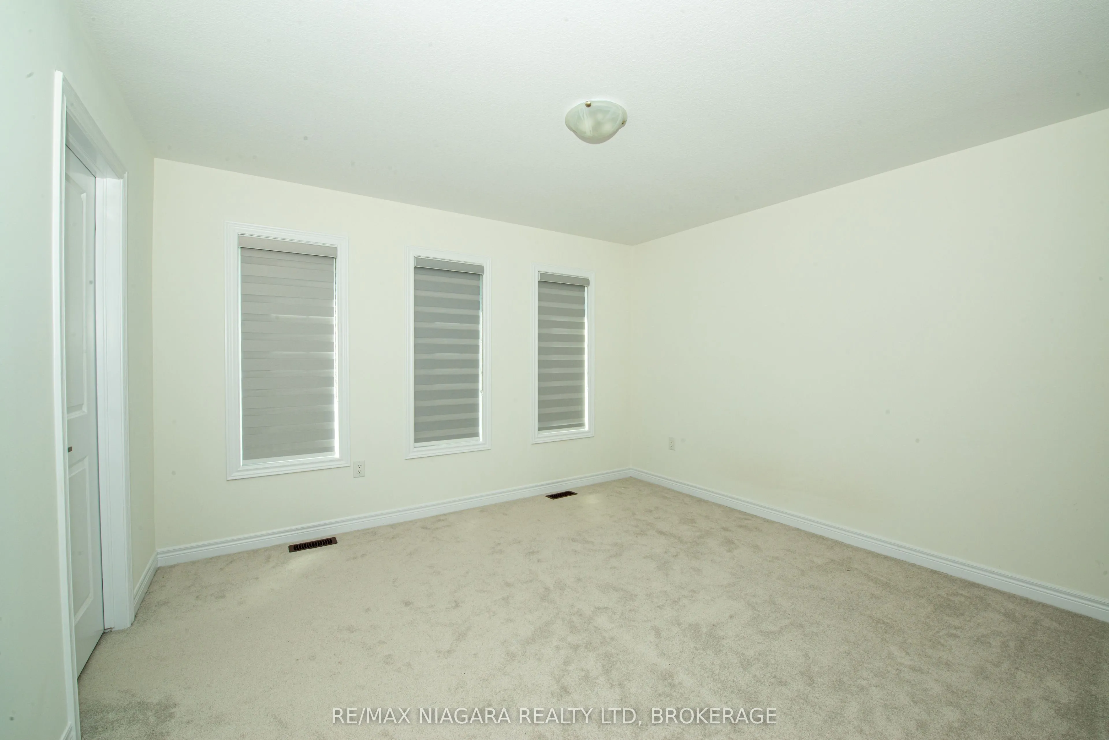 100 Blackbird Way