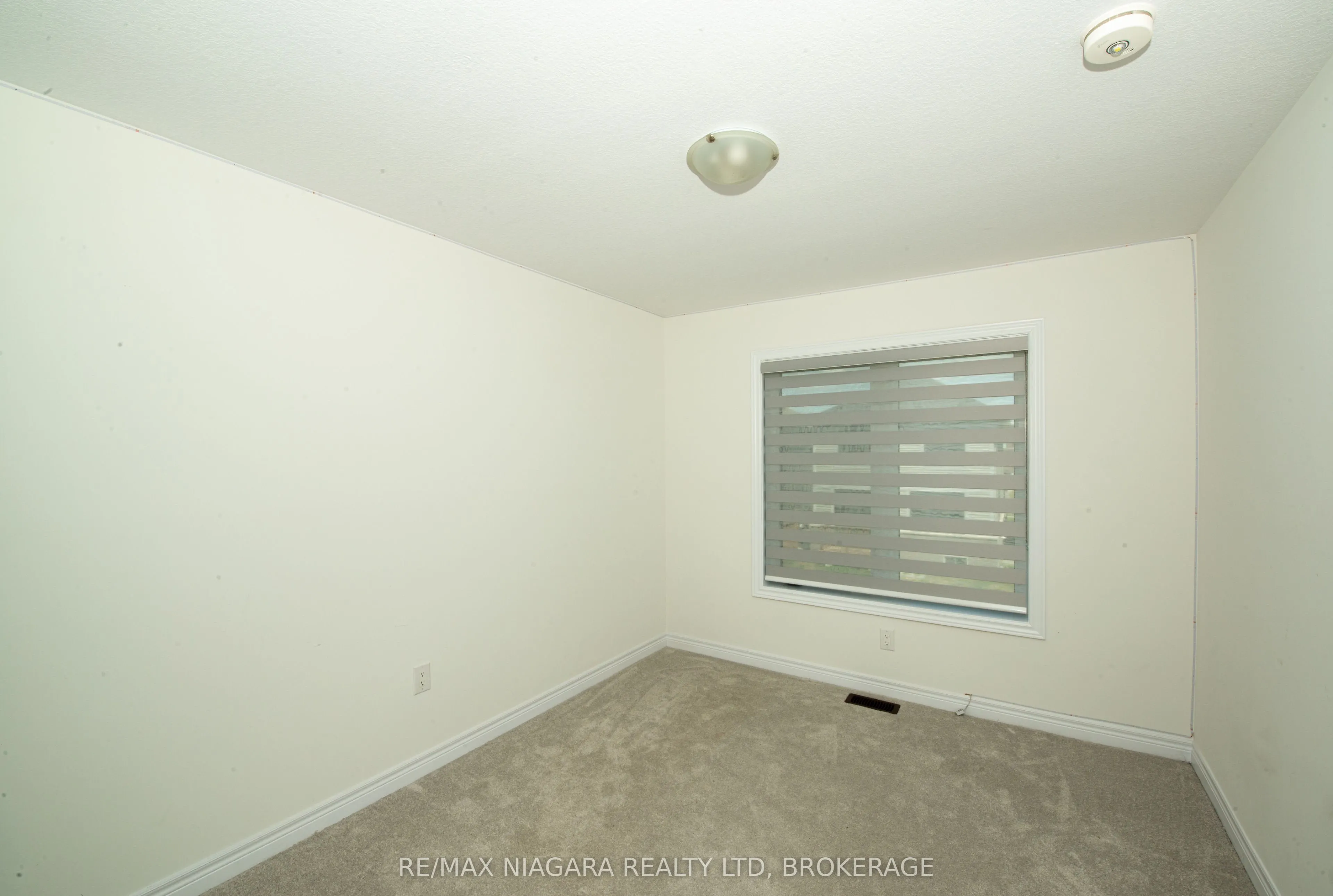 100 Blackbird Way