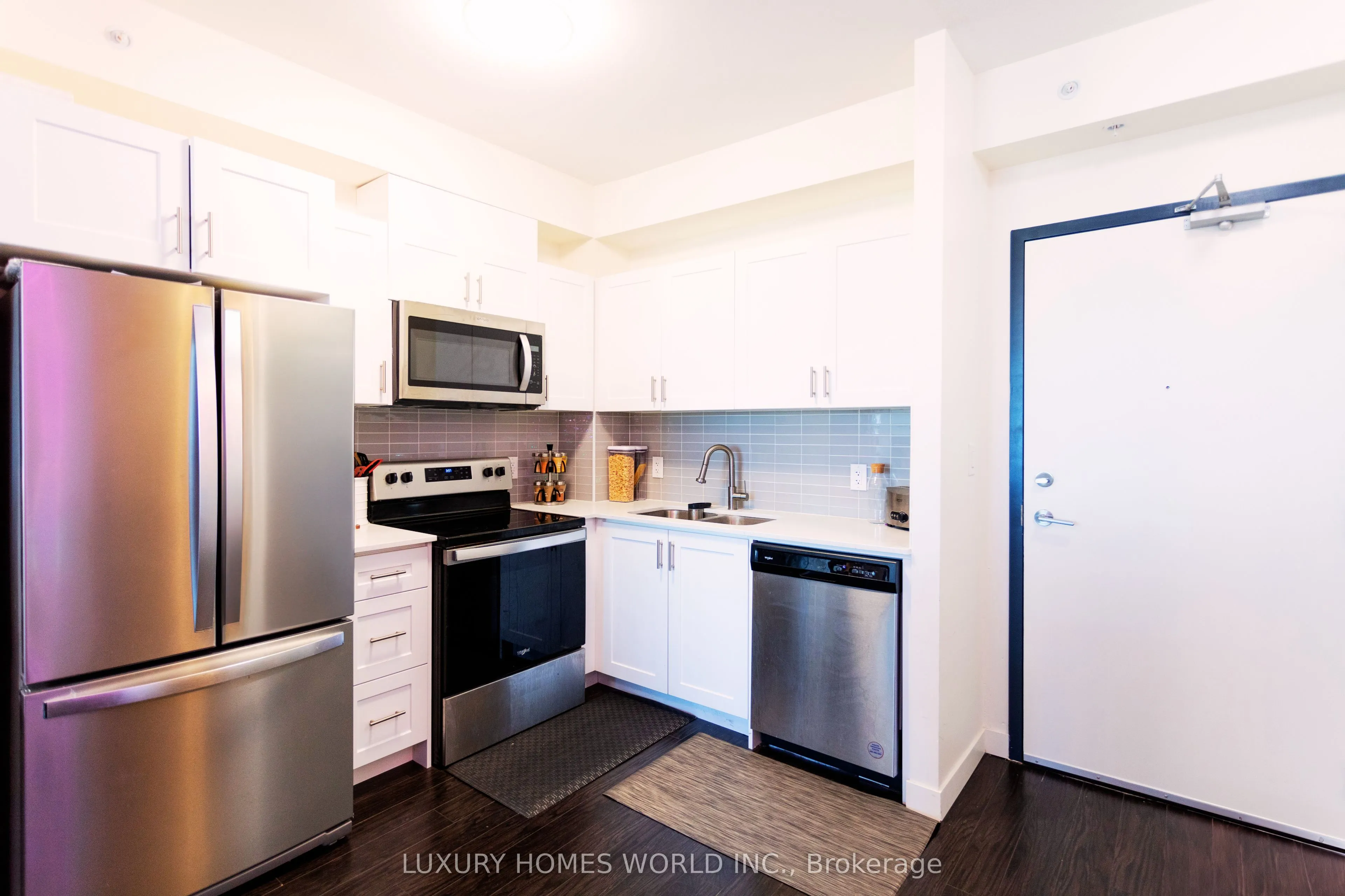 128 King Street, #5