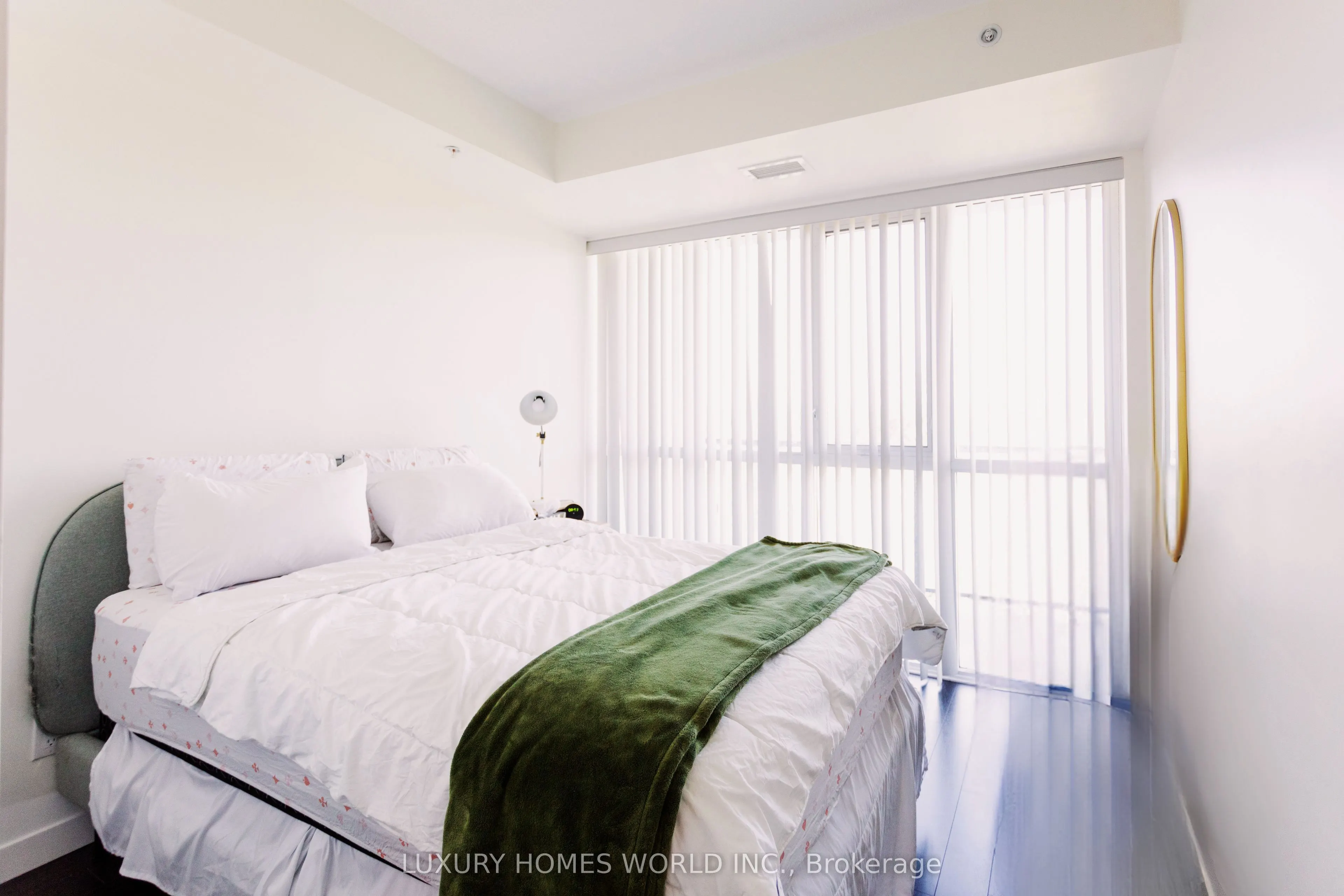 128 King Street, #5