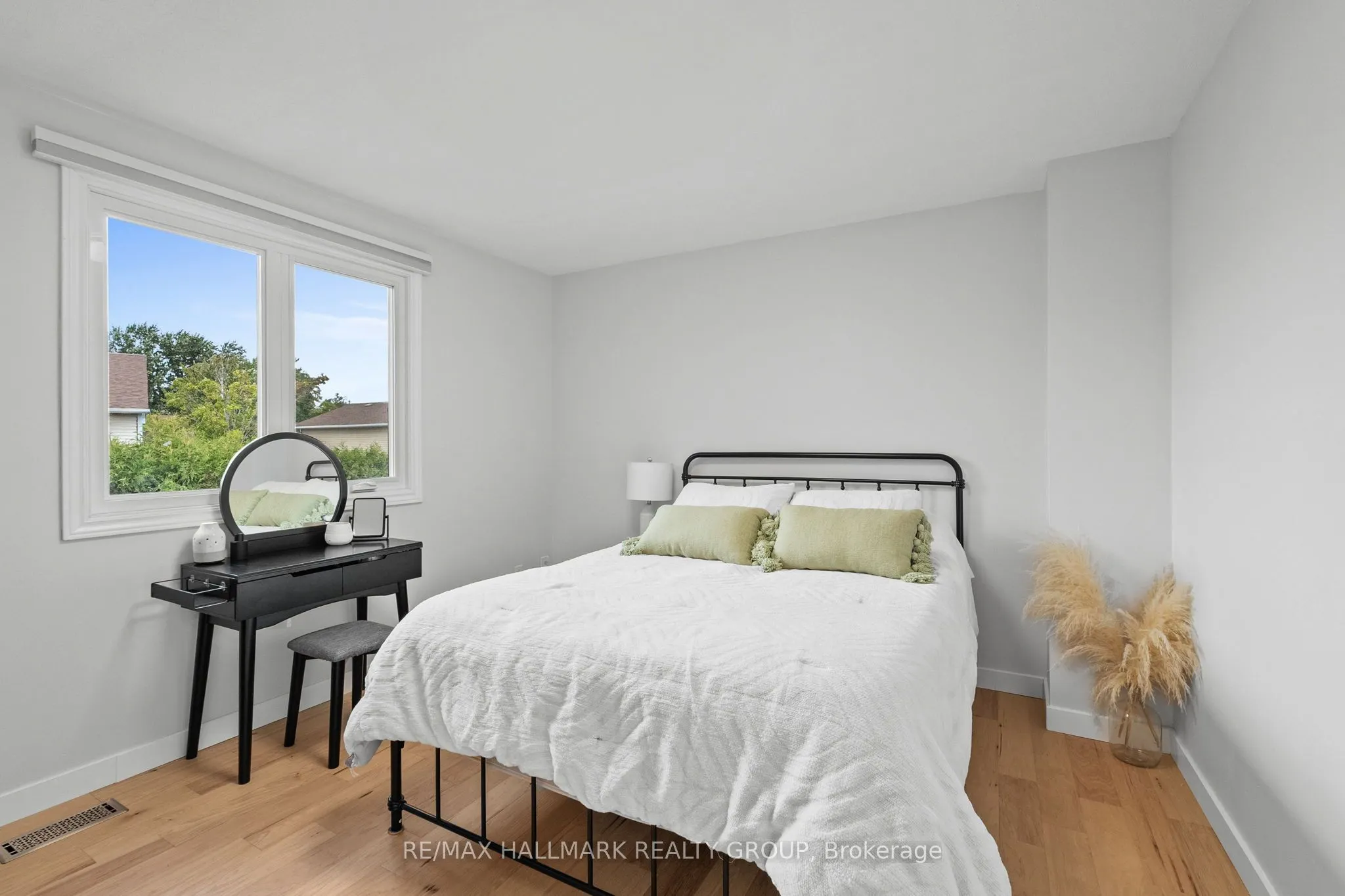 1124 St Jovite Ridge