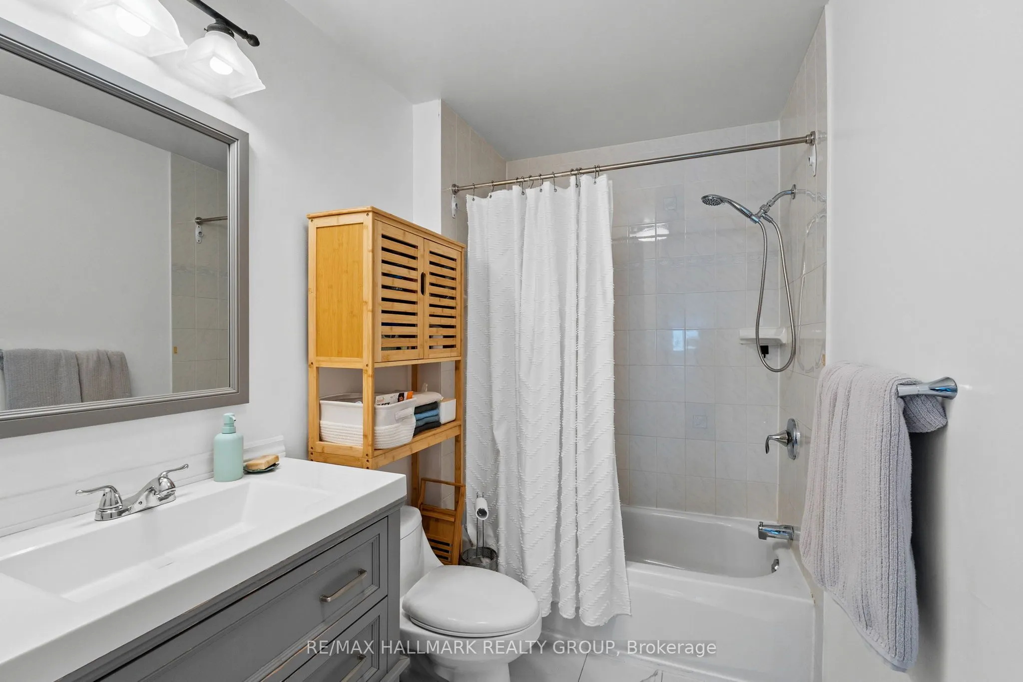 1124 St Jovite Ridge