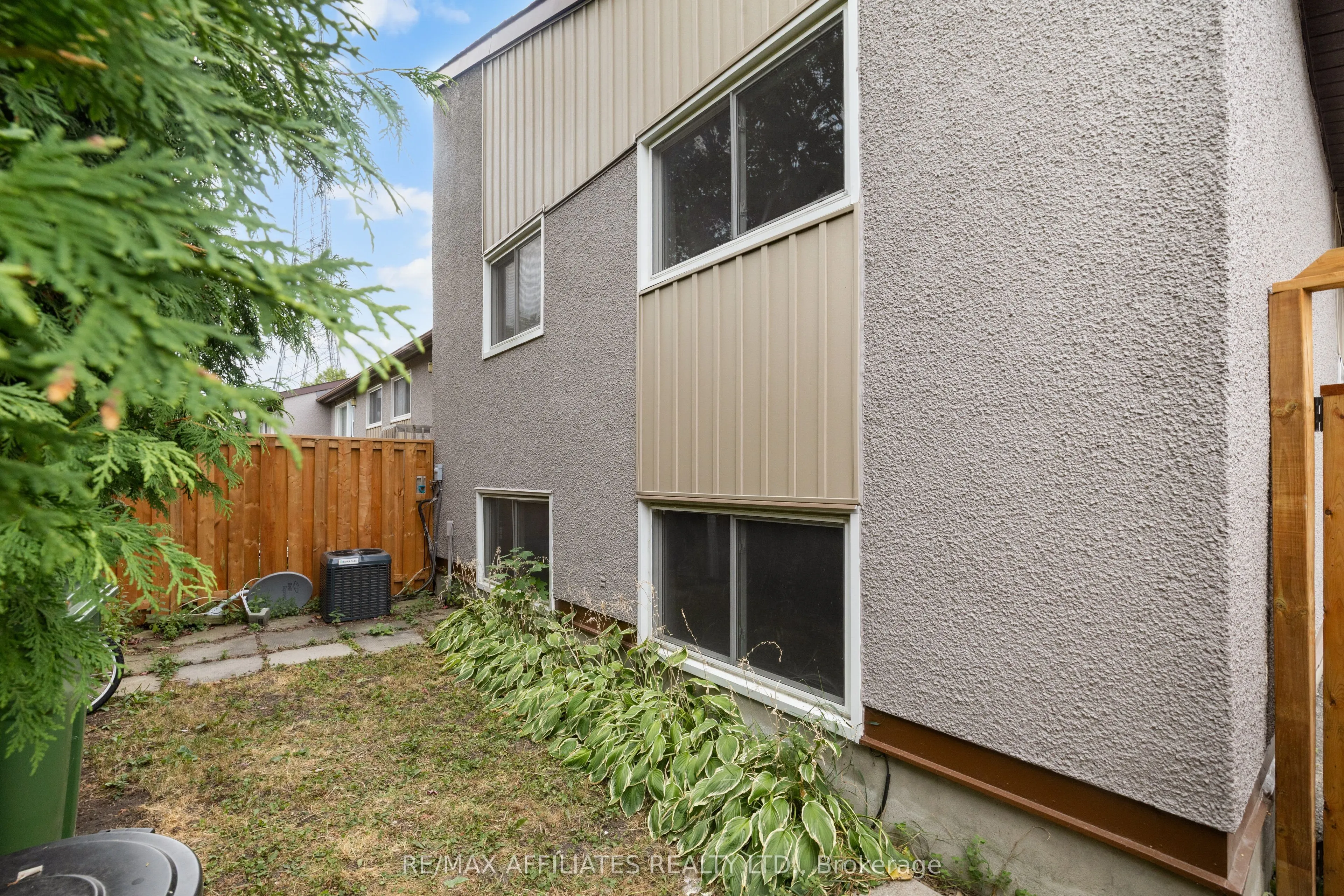306 Woodfield Drive, #43