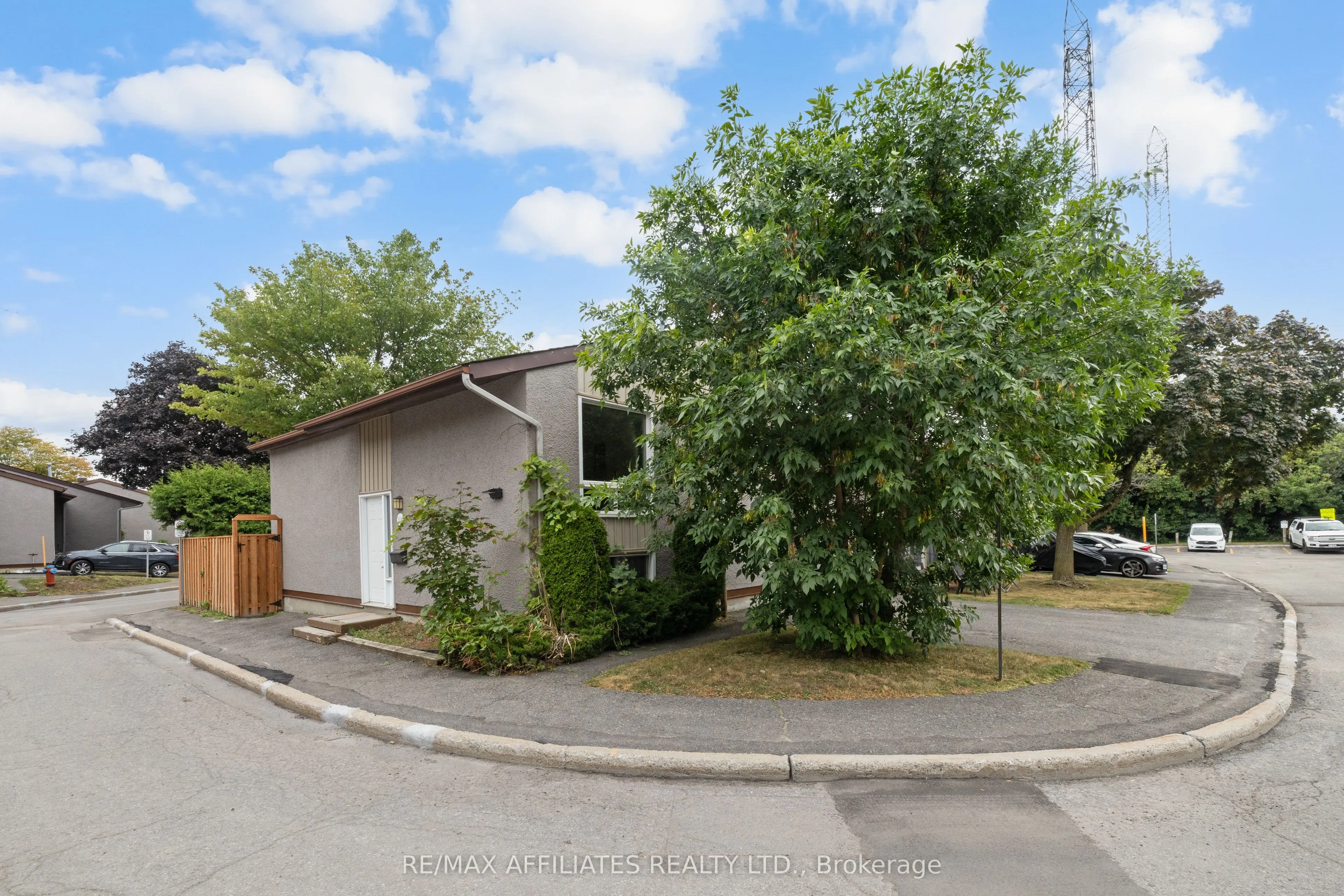 306 Woodfield Drive, #43