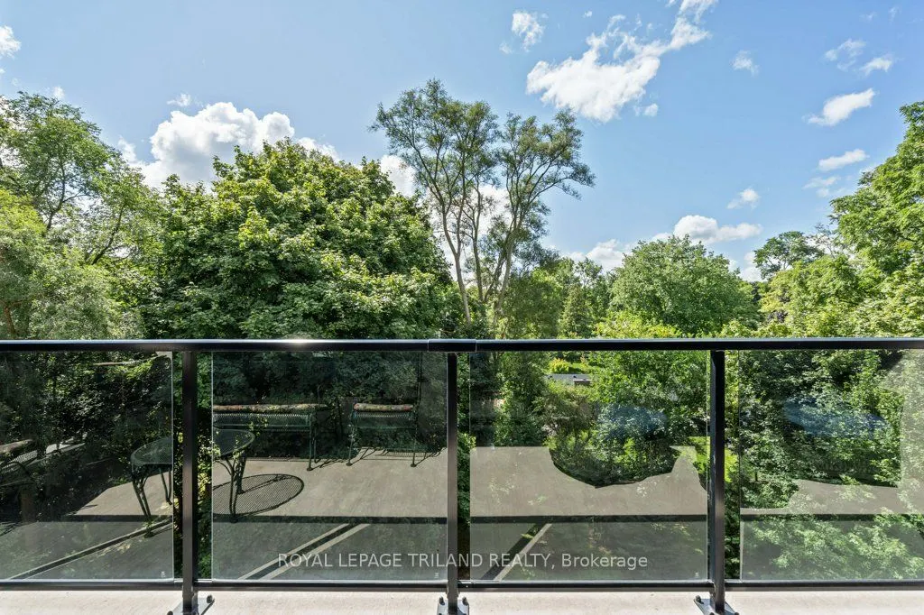 1200 Commissioners Road W, #504