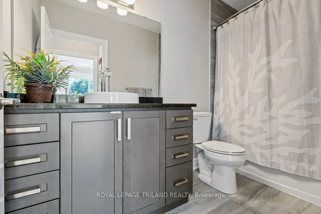1200 Commissioners Road W, #504