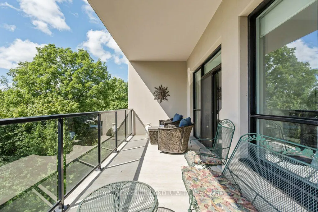 1200 Commissioners Road W, #504