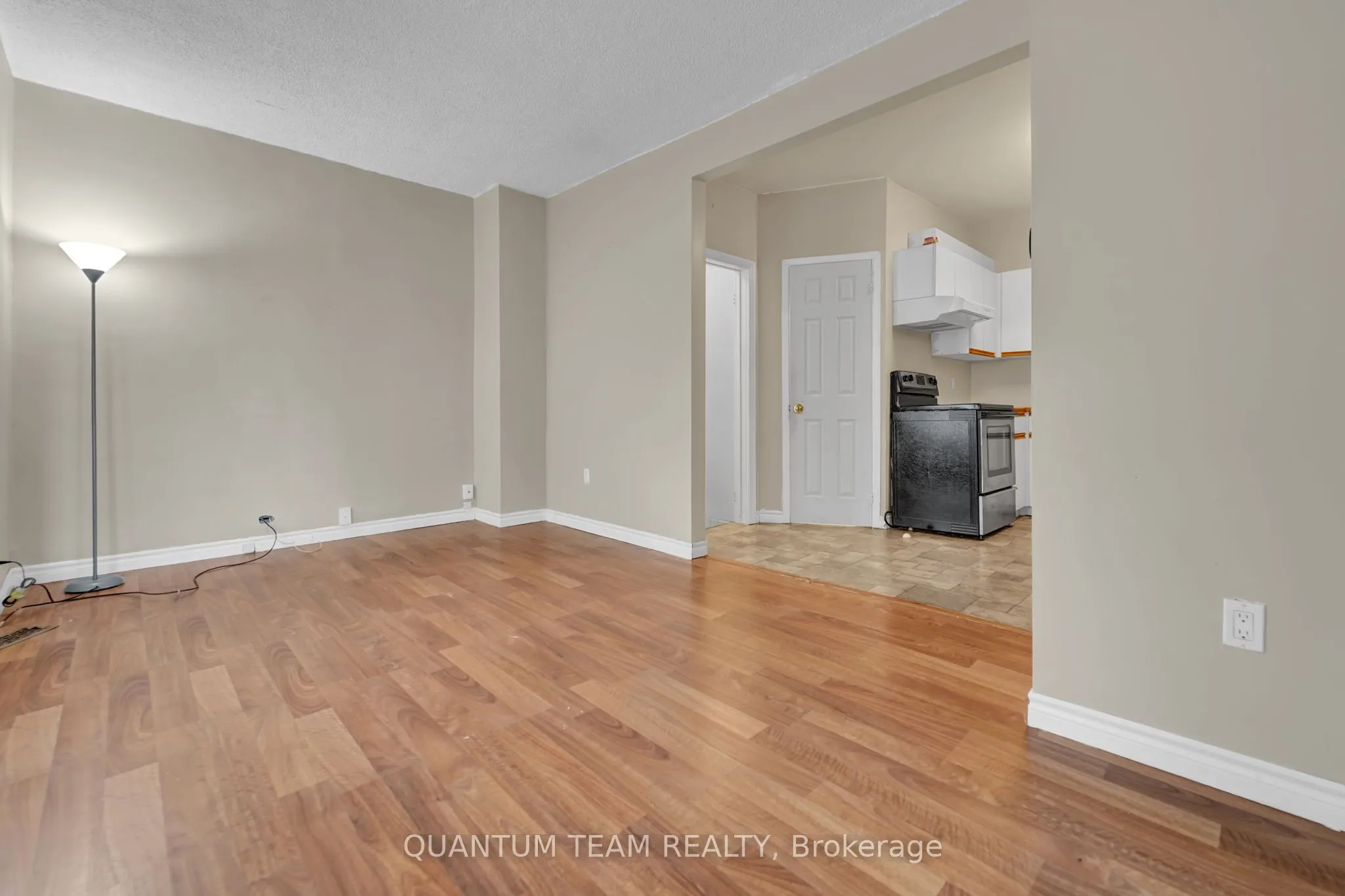 27 Berryman Avenue, #Main Floor unit