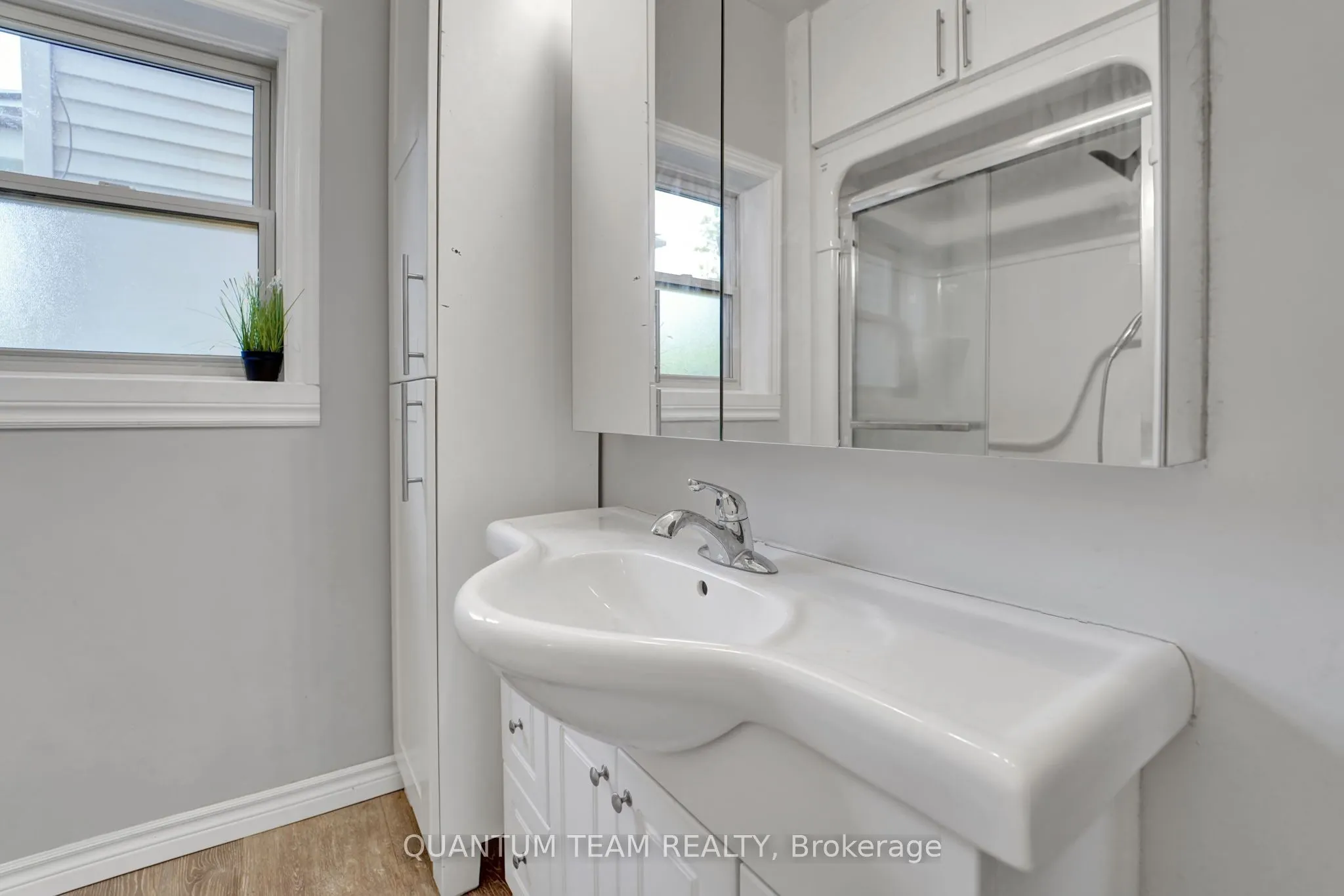 27 Berryman Avenue, #Main Floor unit