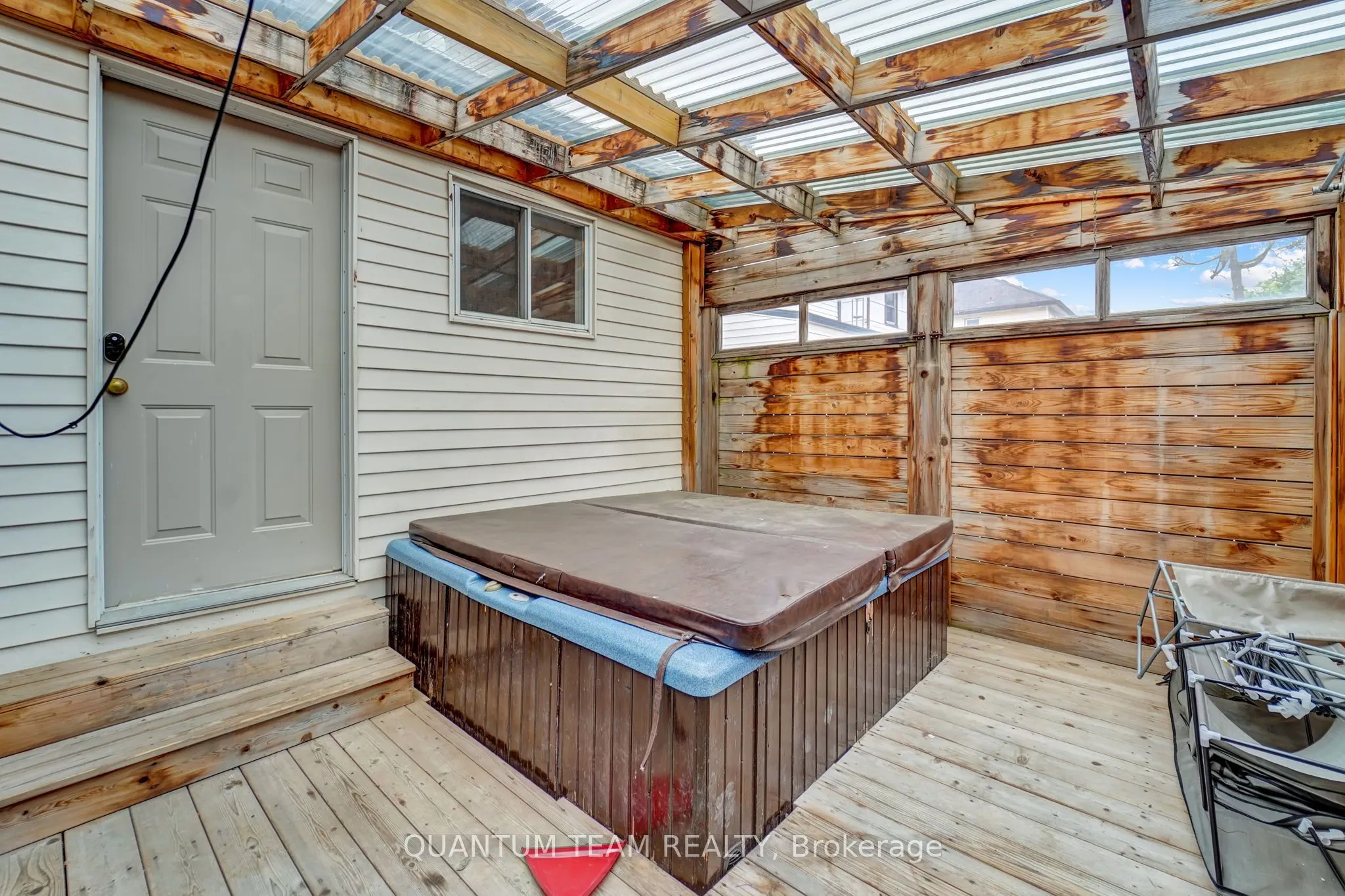 27 Berryman Avenue, #Main Floor unit