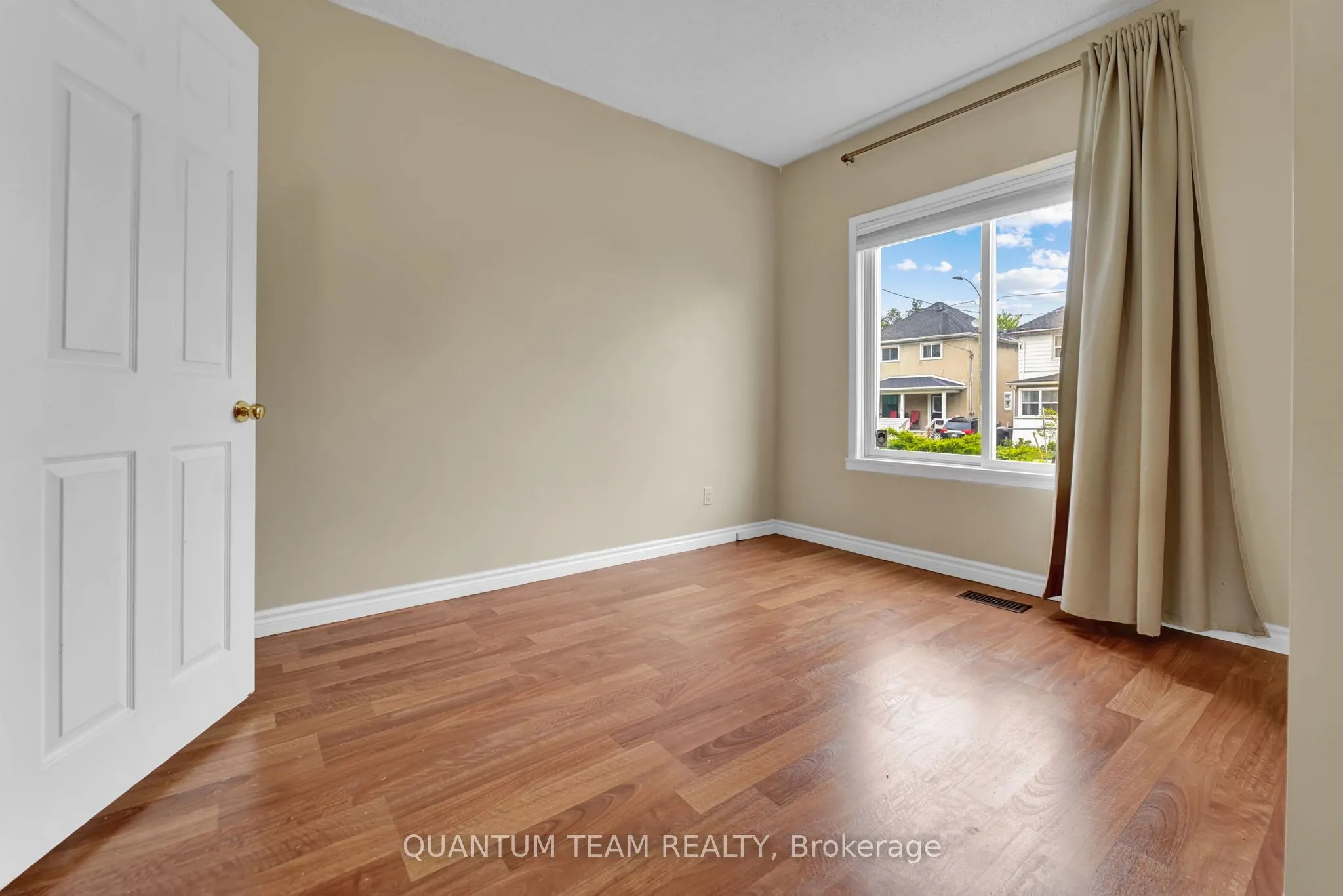 27 Berryman Avenue, #Main Floor unit