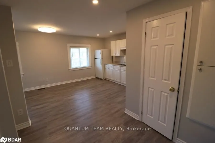 27 Berryman Avenue, #Upper unit