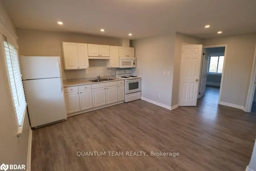 27 Berryman Avenue, #Upper unit