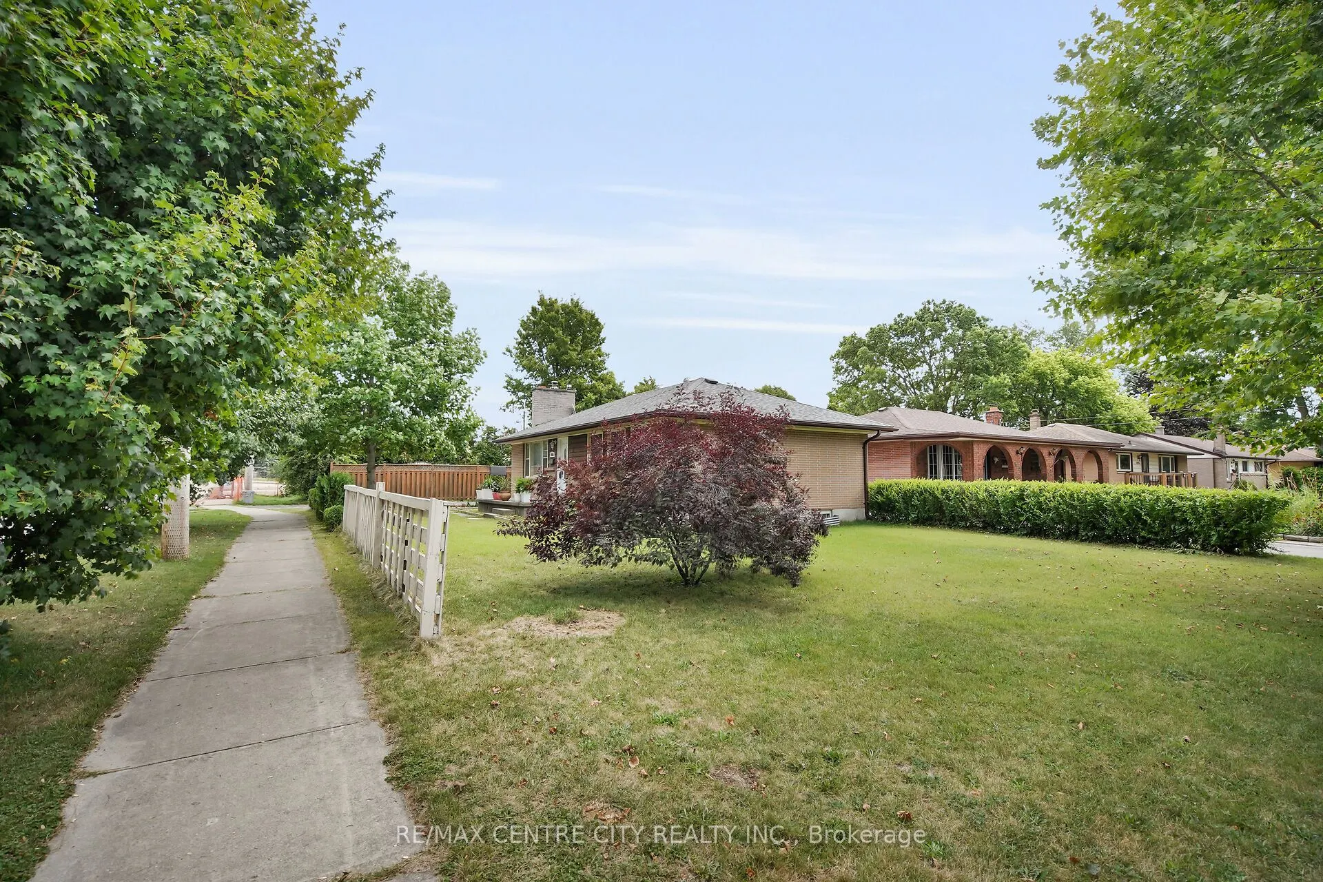 1951 Duluth Crescent