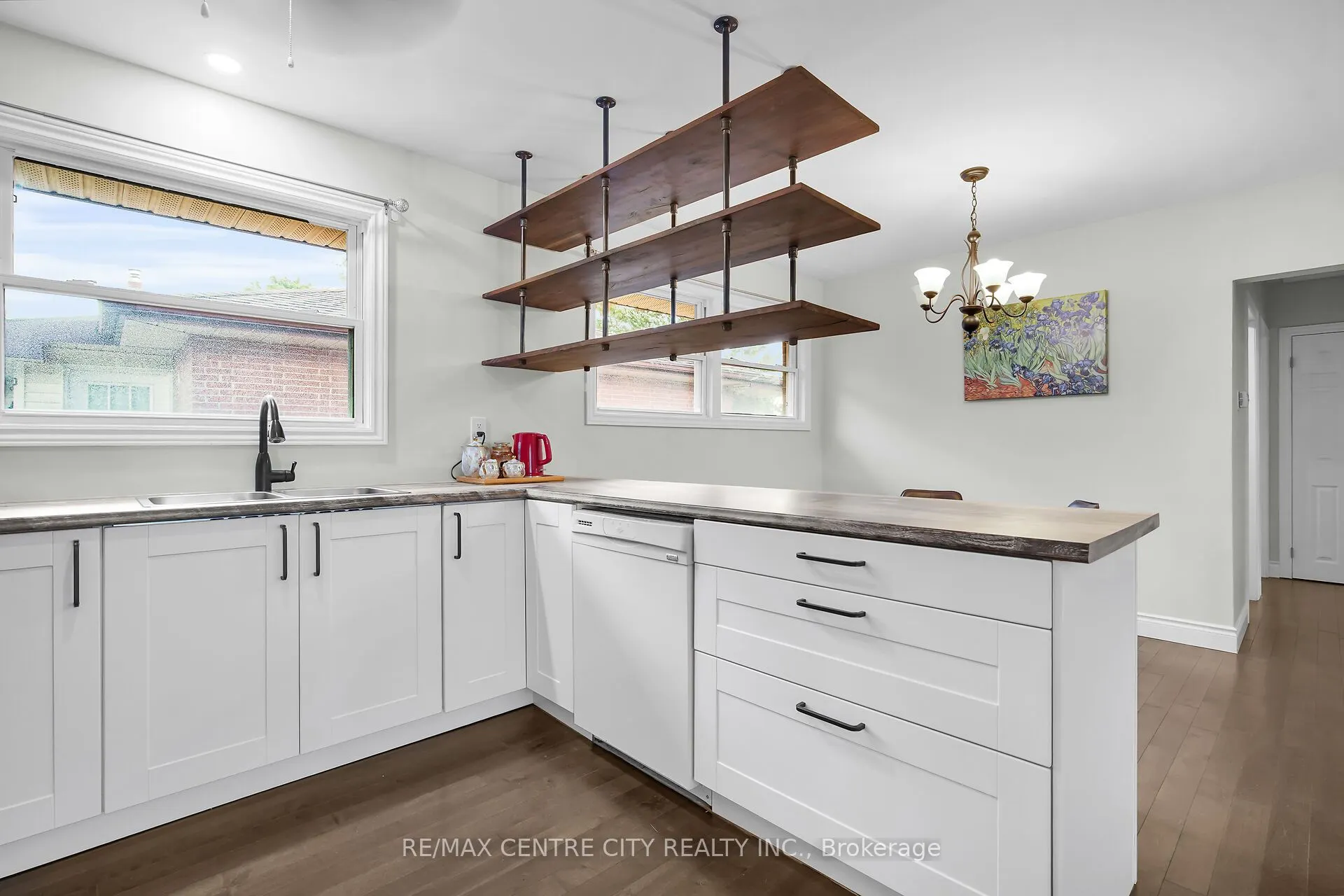 1951 Duluth Crescent