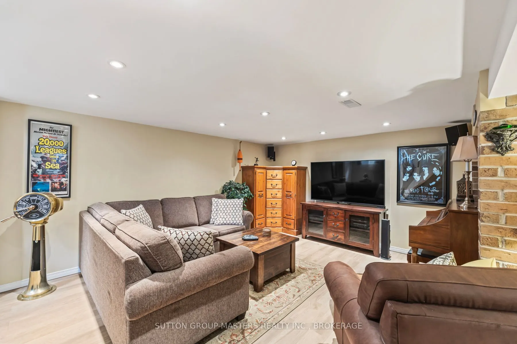 759 Somerset Crescent
