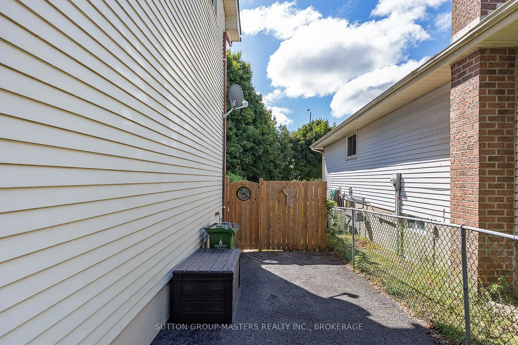 759 Somerset Crescent