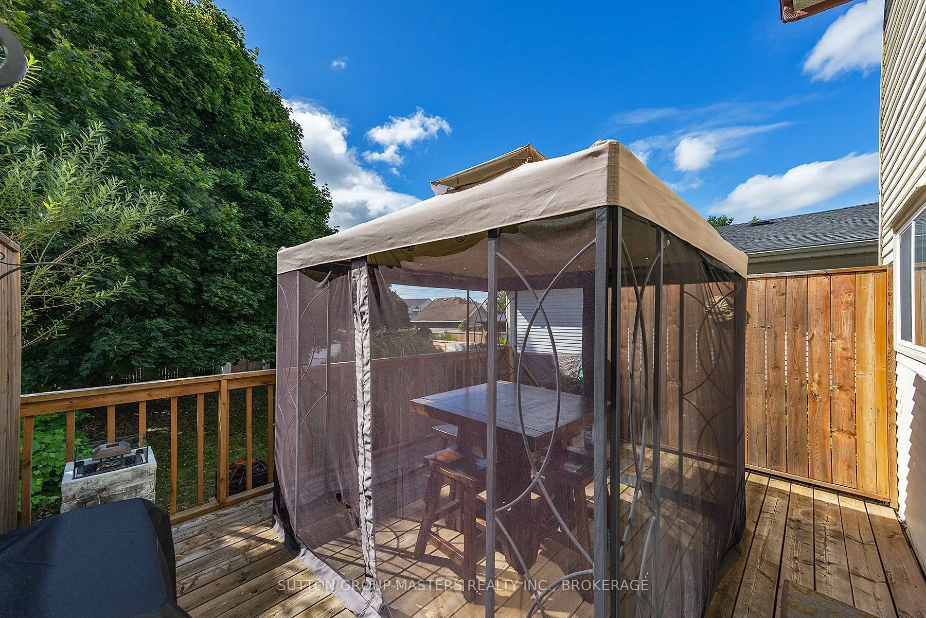 759 Somerset Crescent