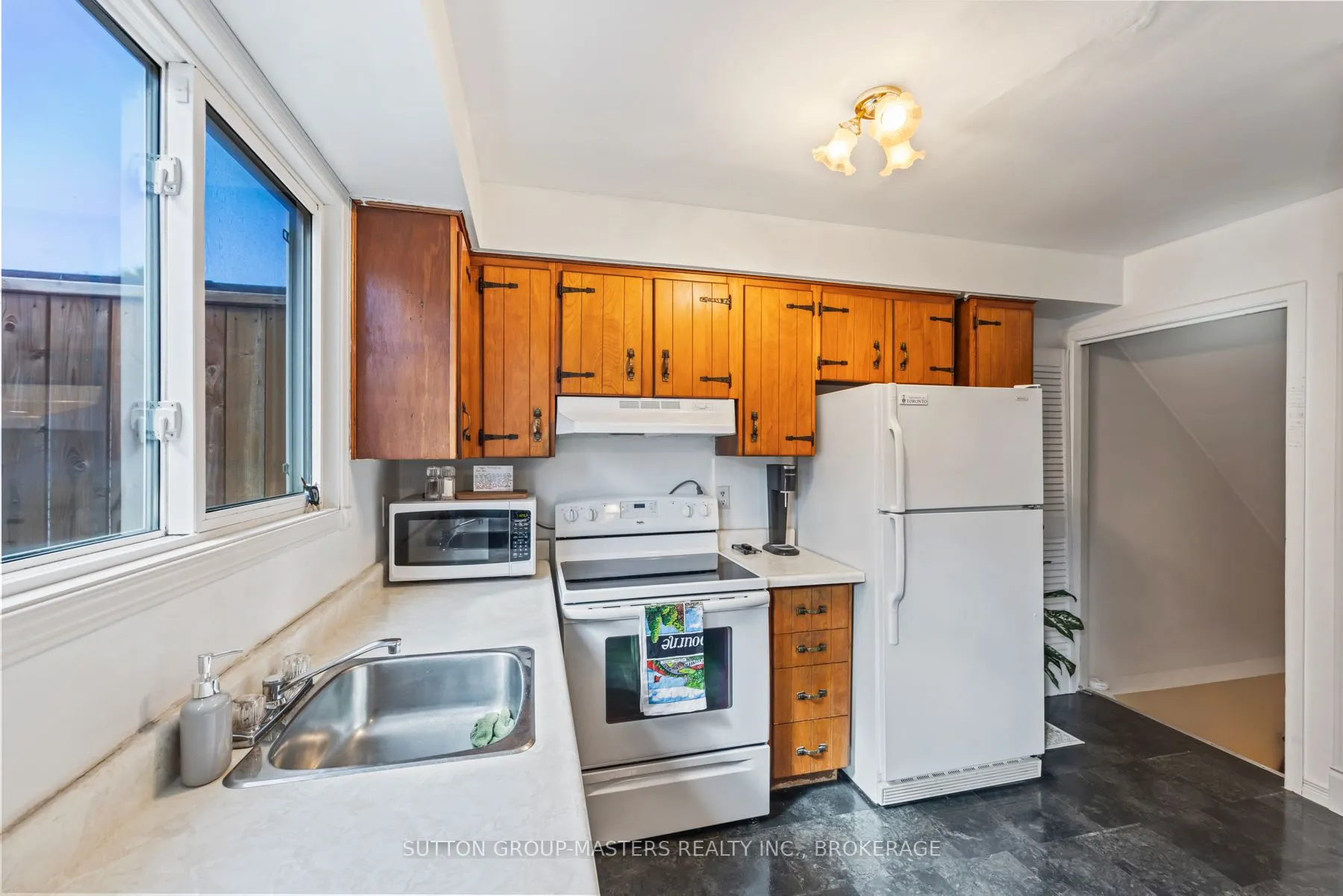 759 Somerset Crescent