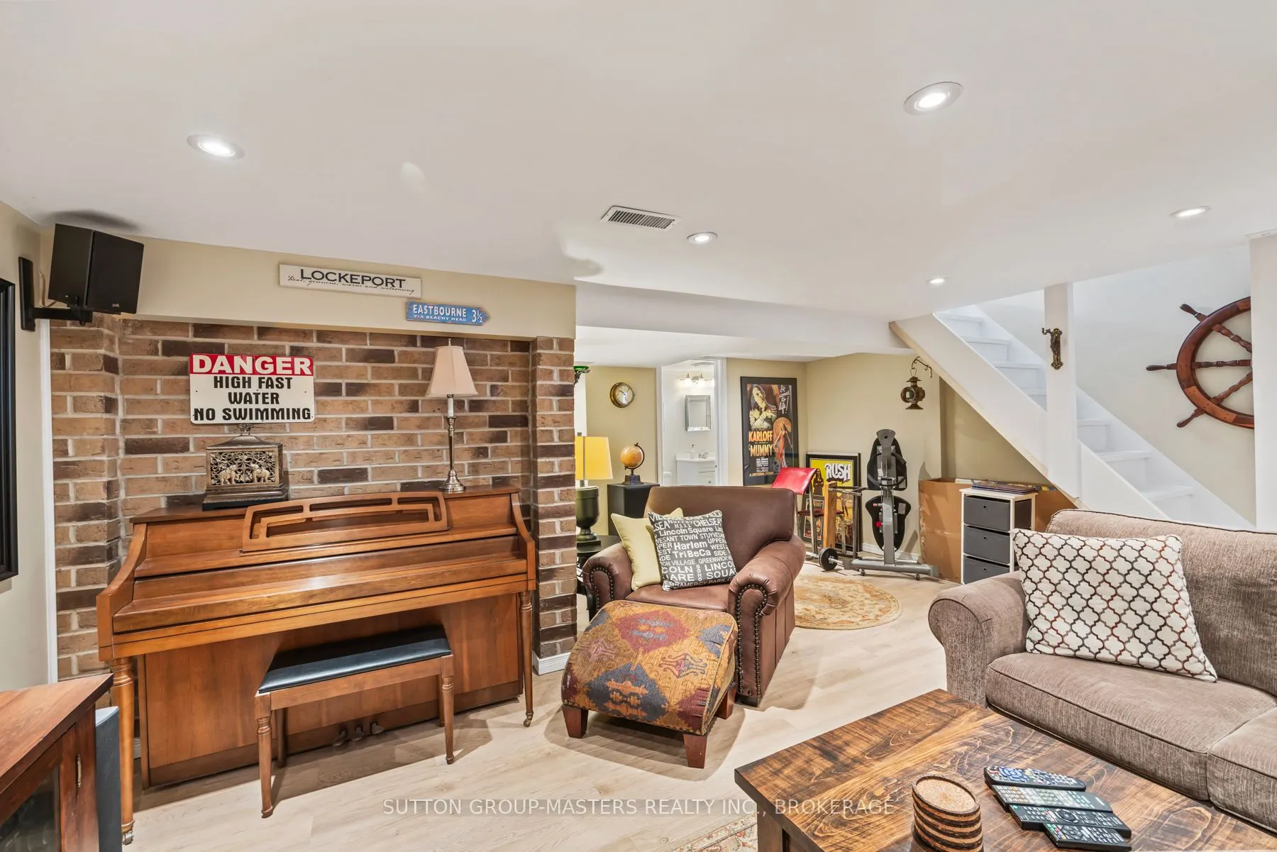 759 Somerset Crescent