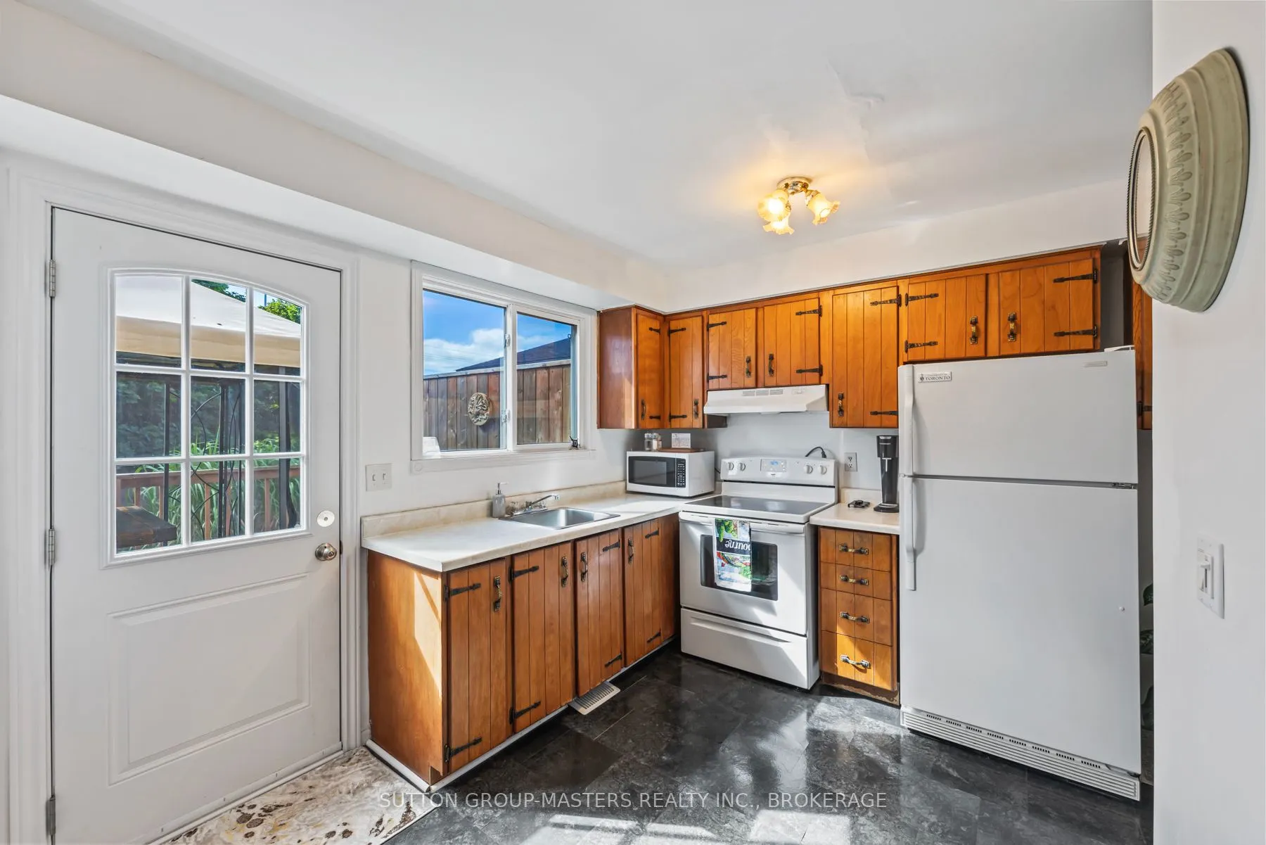 759 Somerset Crescent