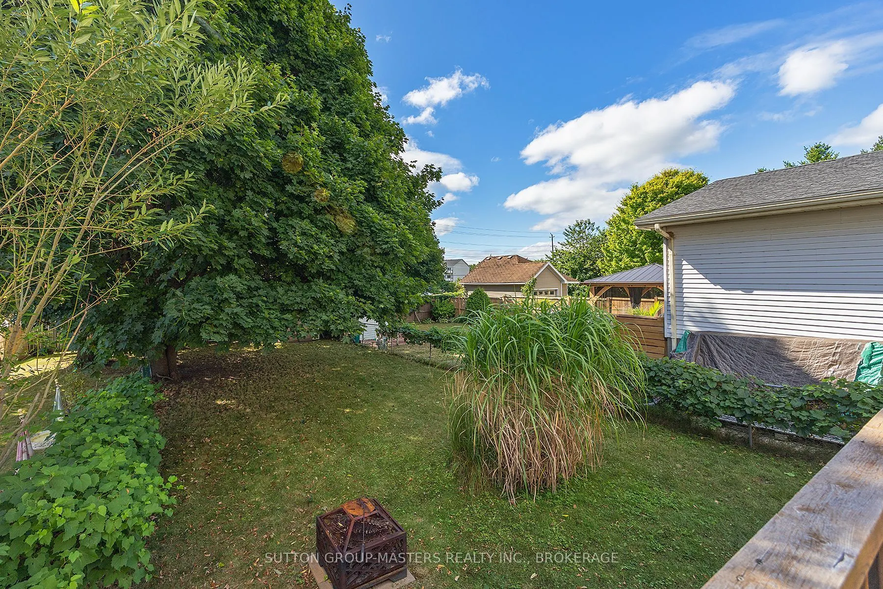 759 Somerset Crescent