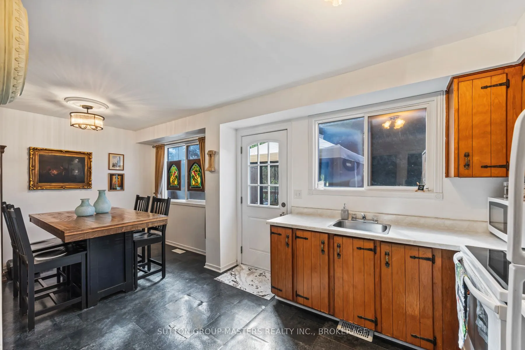 759 Somerset Crescent