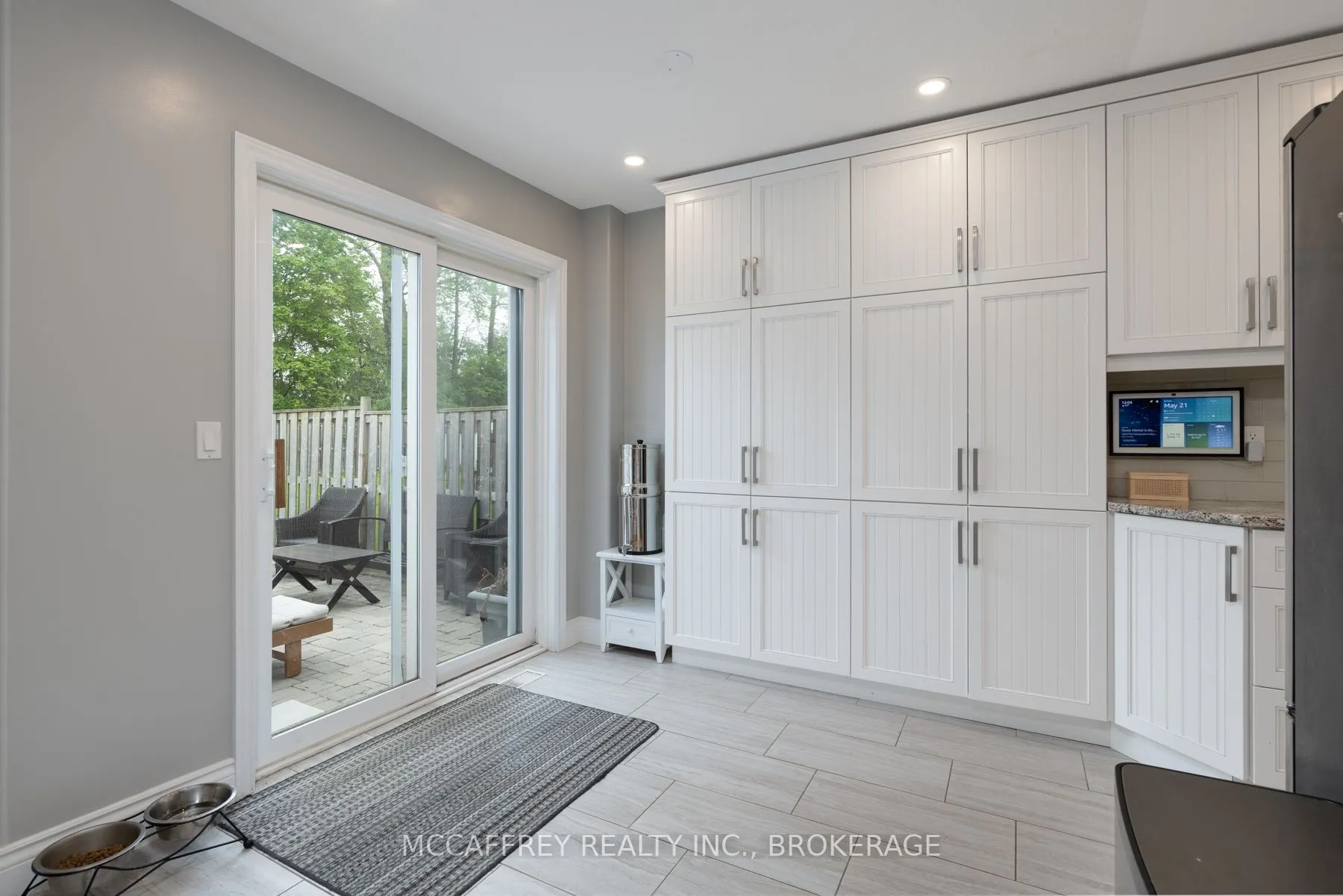 81 SCHOONER Drive