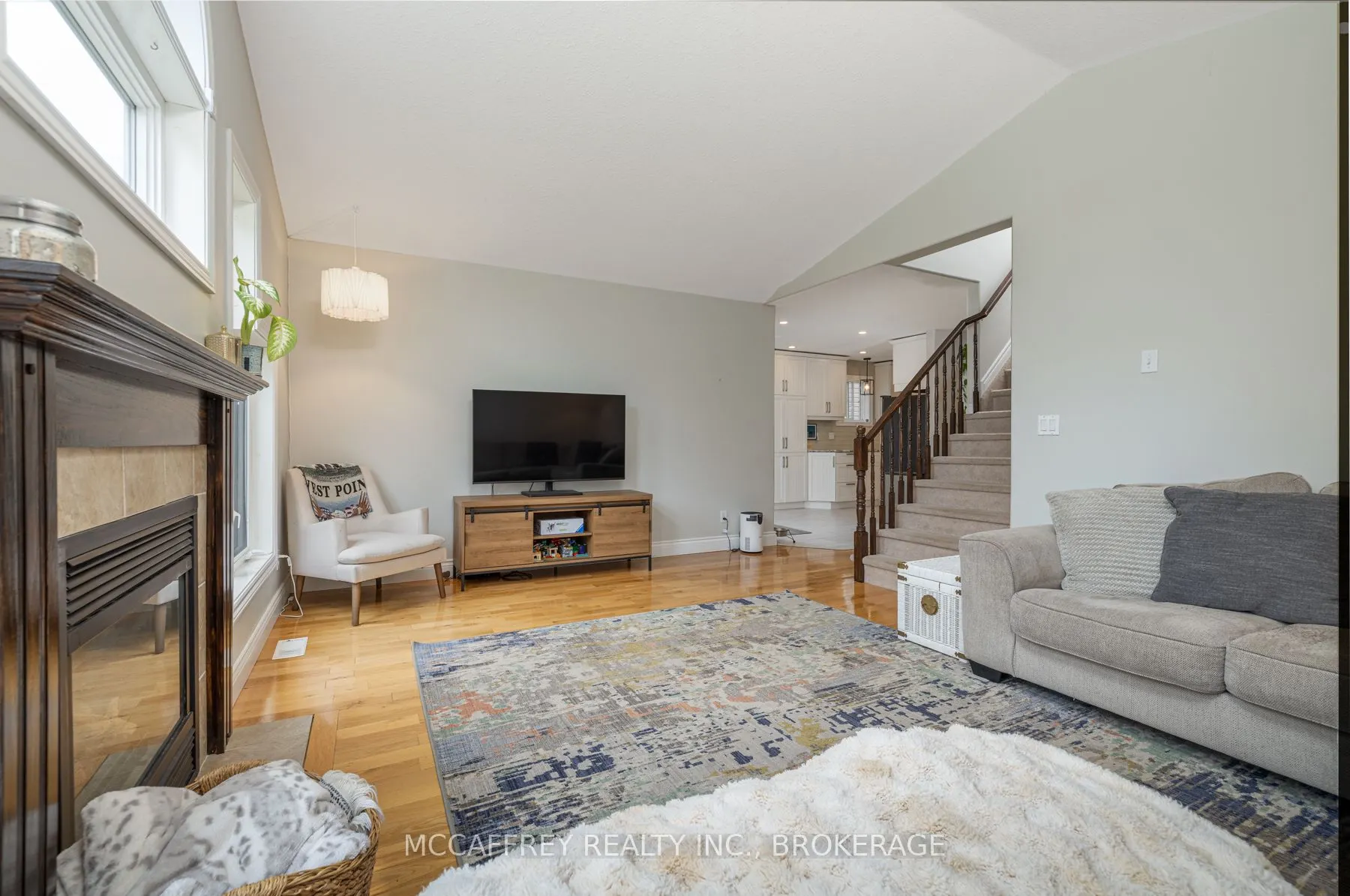 81 SCHOONER Drive
