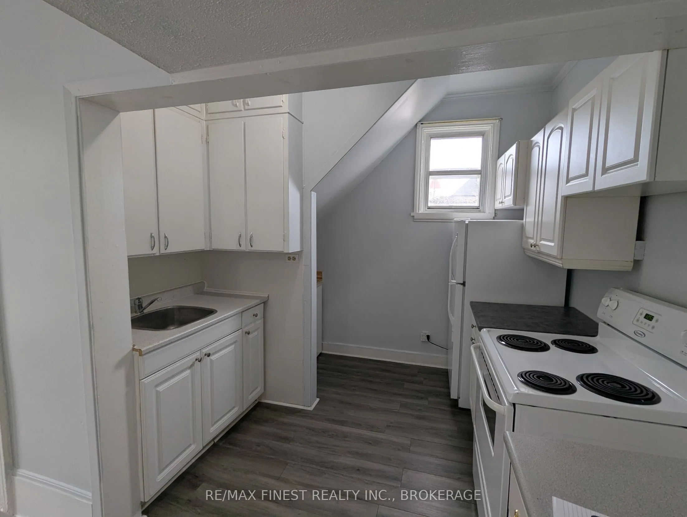 11 Bridge Street, #west