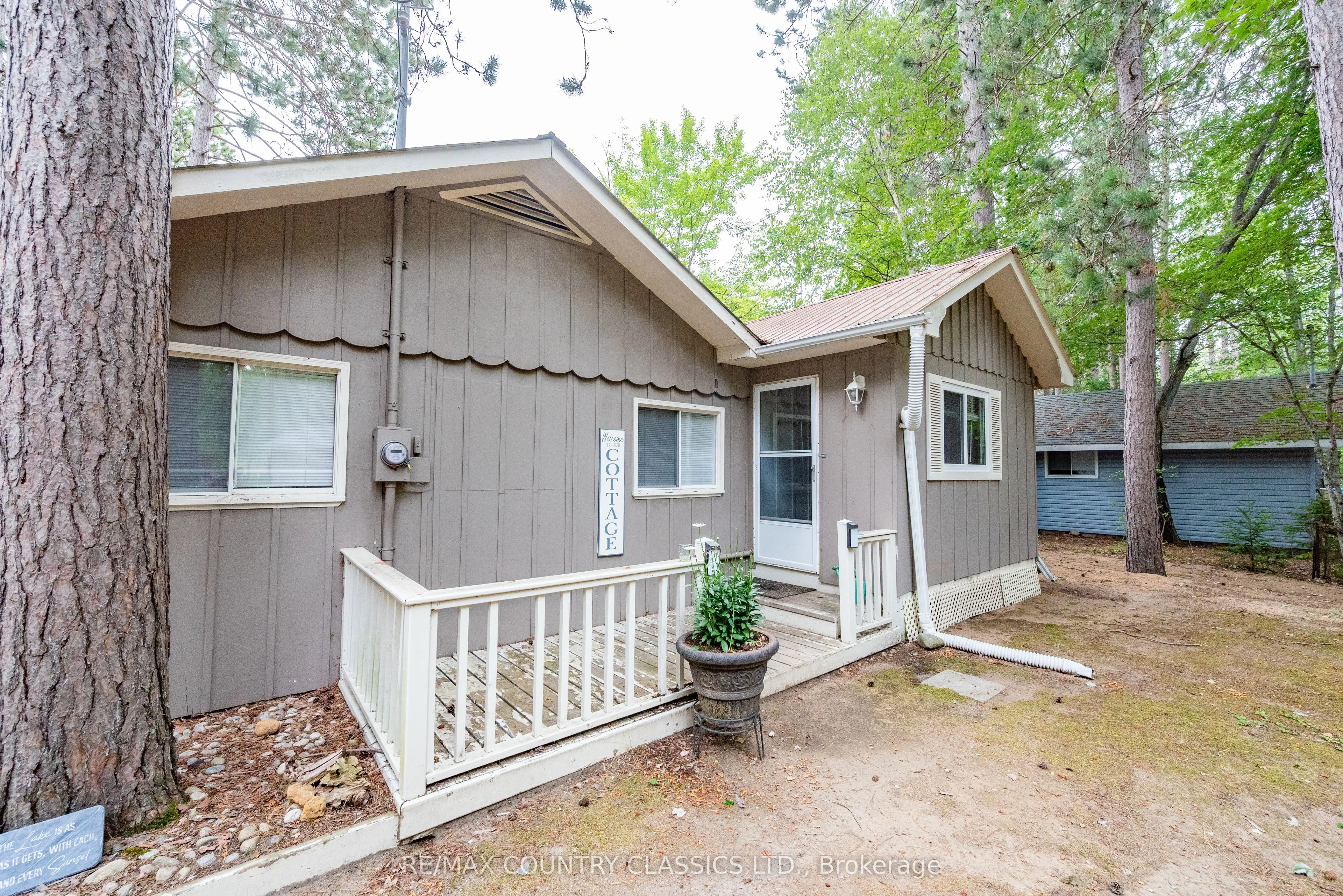 1258 Kamaniskeg Lake Road