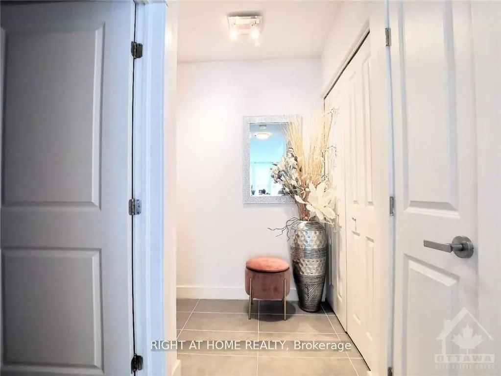 242 Rideau Street, #709