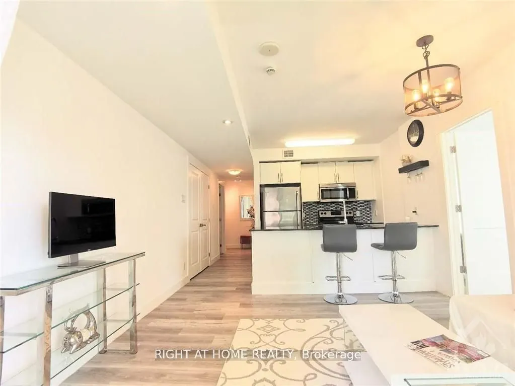 242 Rideau Street, #709