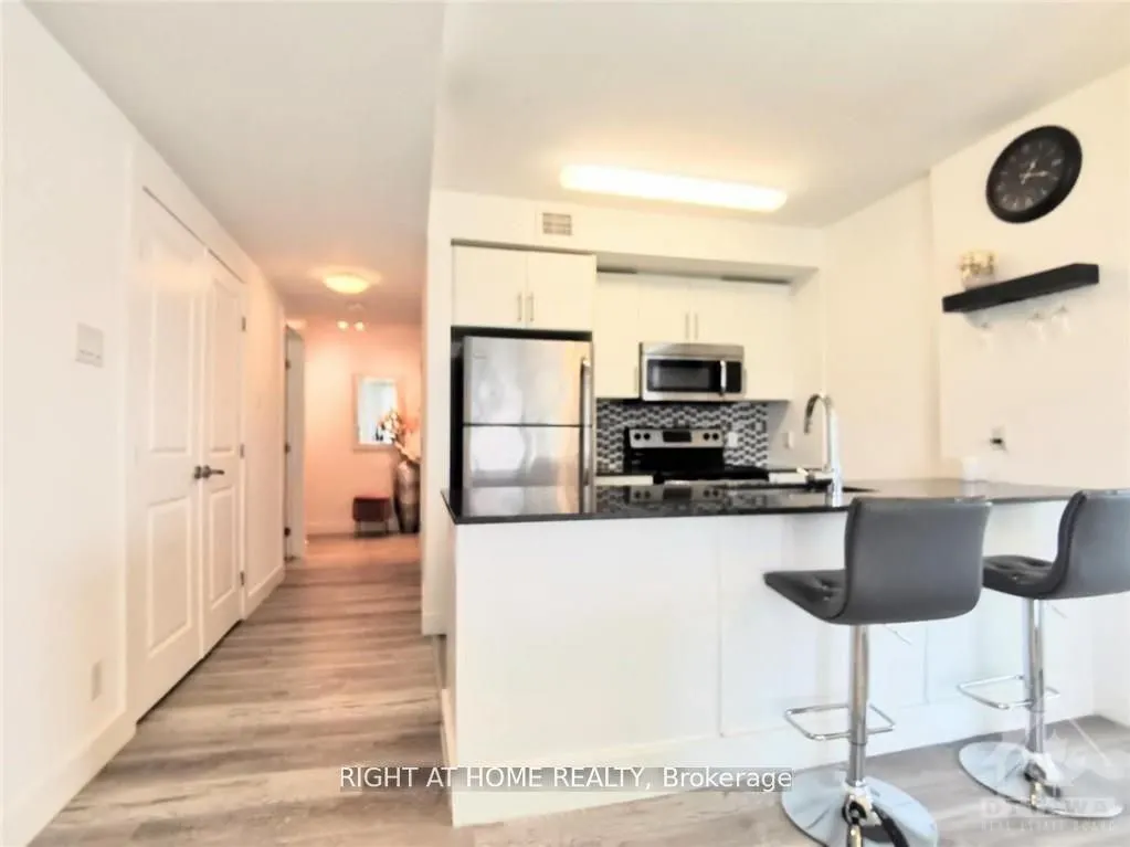 242 Rideau Street, #709