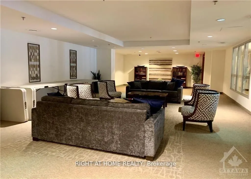 242 Rideau Street, #709