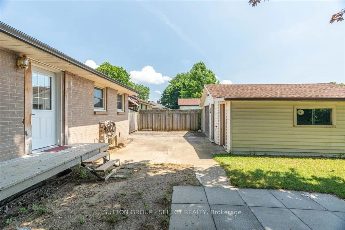 1697 Moffatt Avenue