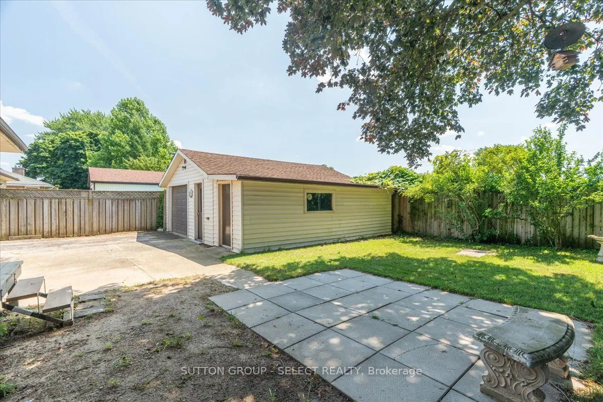 1697 Moffatt Avenue