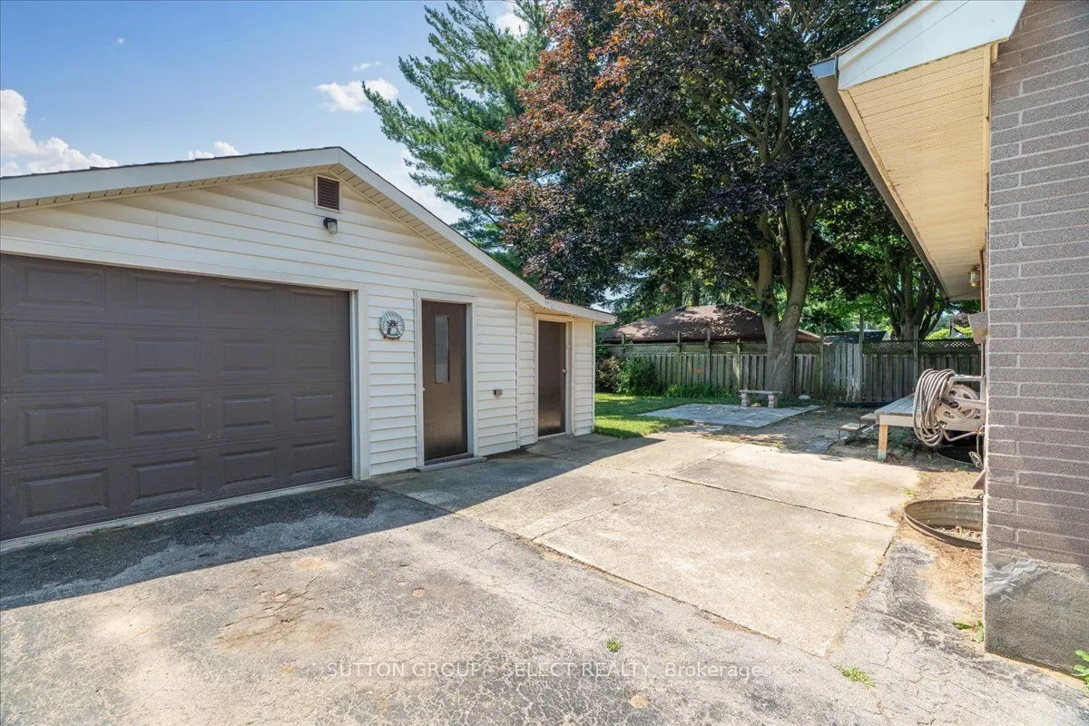 1697 Moffatt Avenue