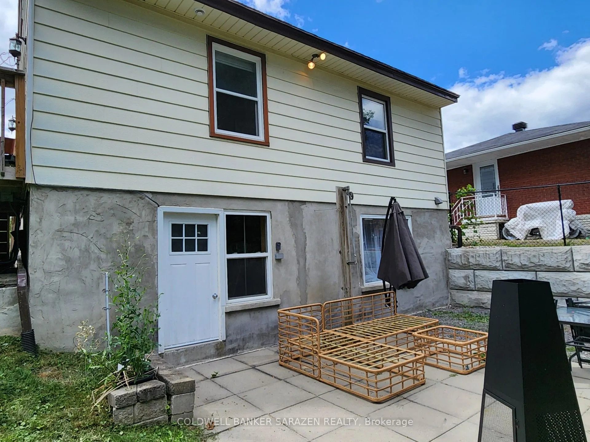 56 RIVER Road S