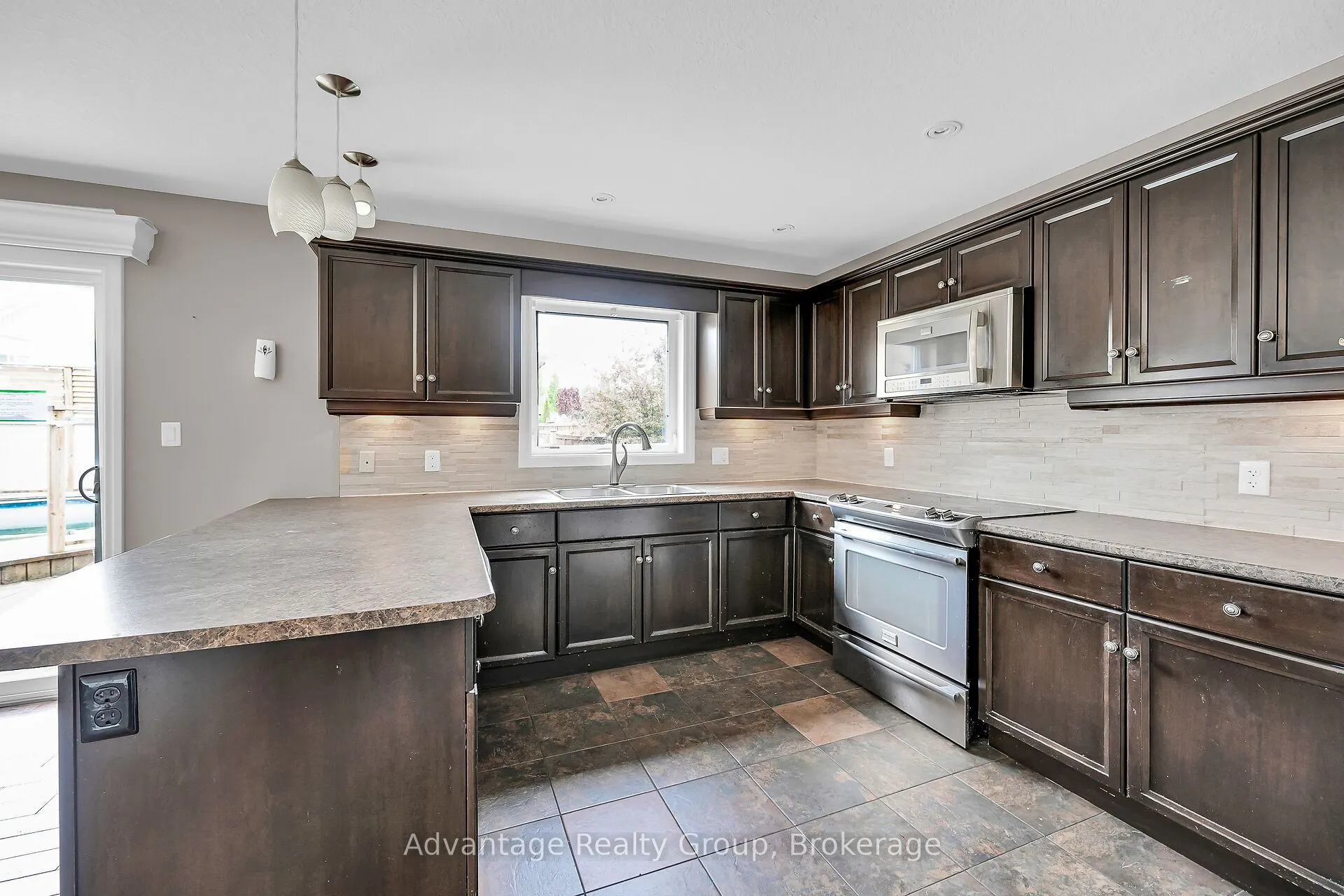505 Lakeview Drive