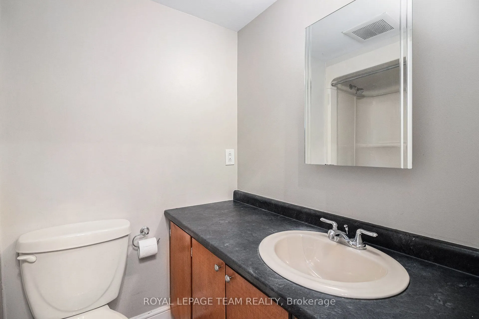 141 Somerset Street W, #402