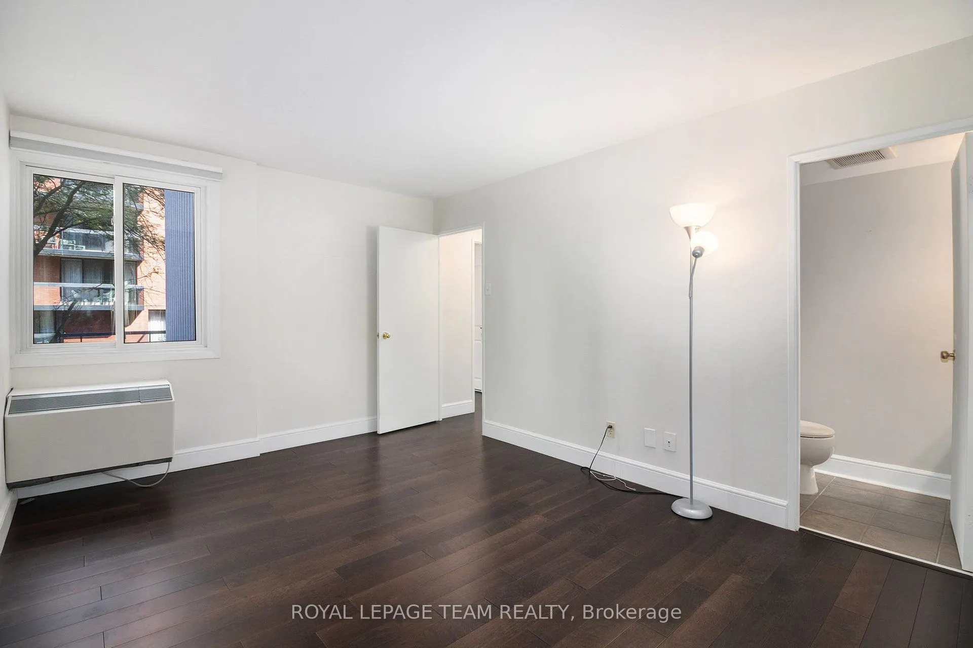 141 Somerset Street W, #402