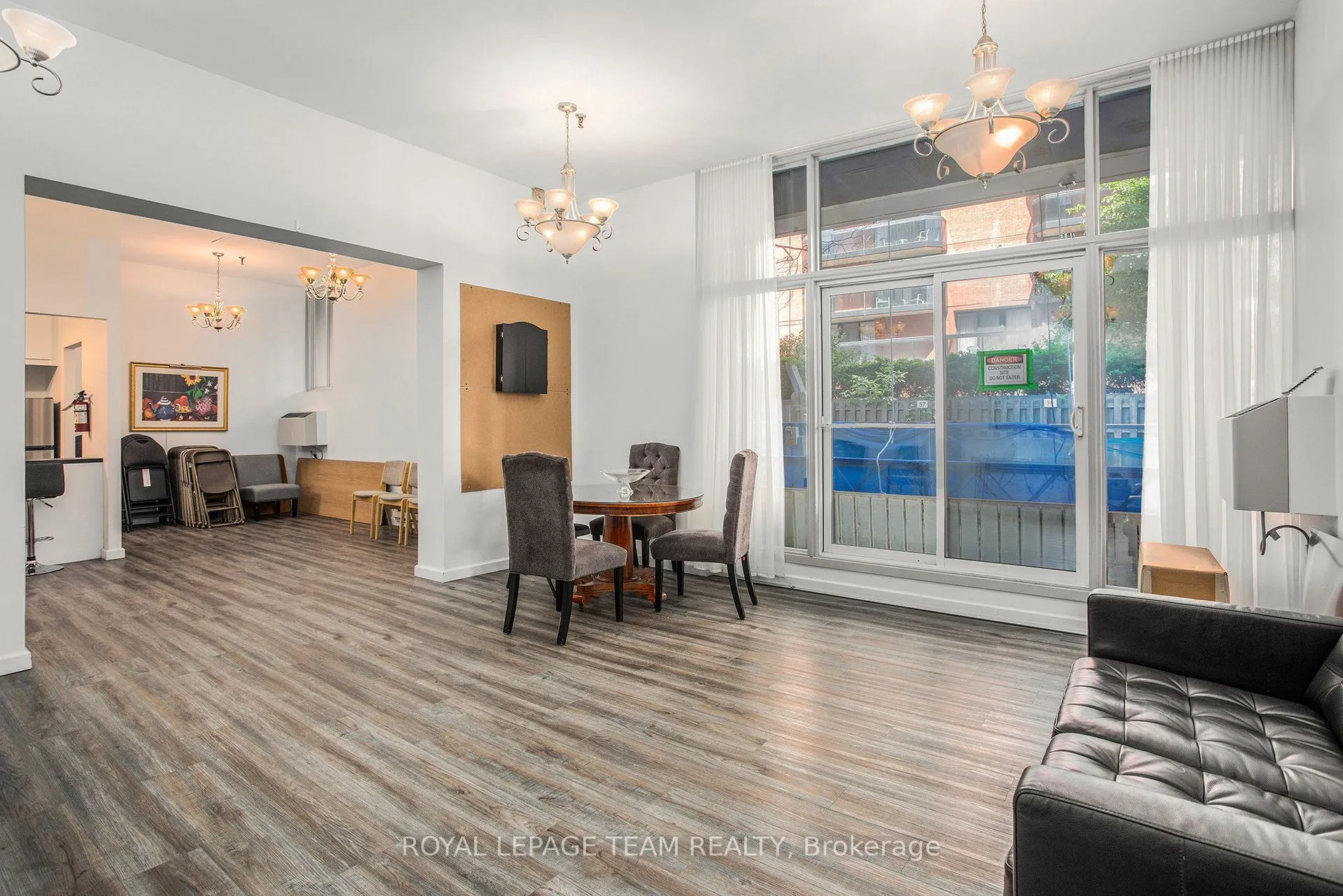 141 Somerset Street W, #402