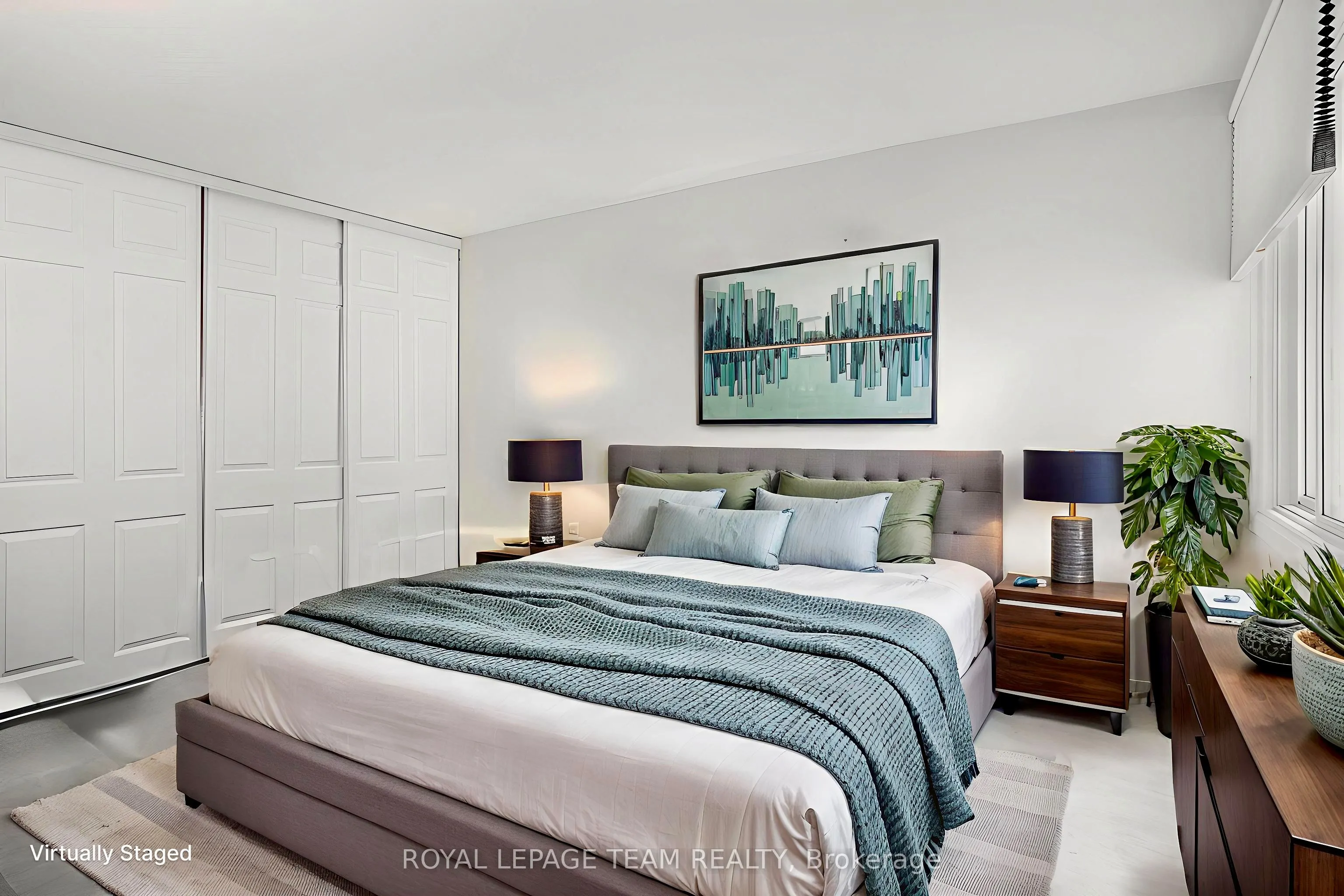 141 Somerset Street W, #402