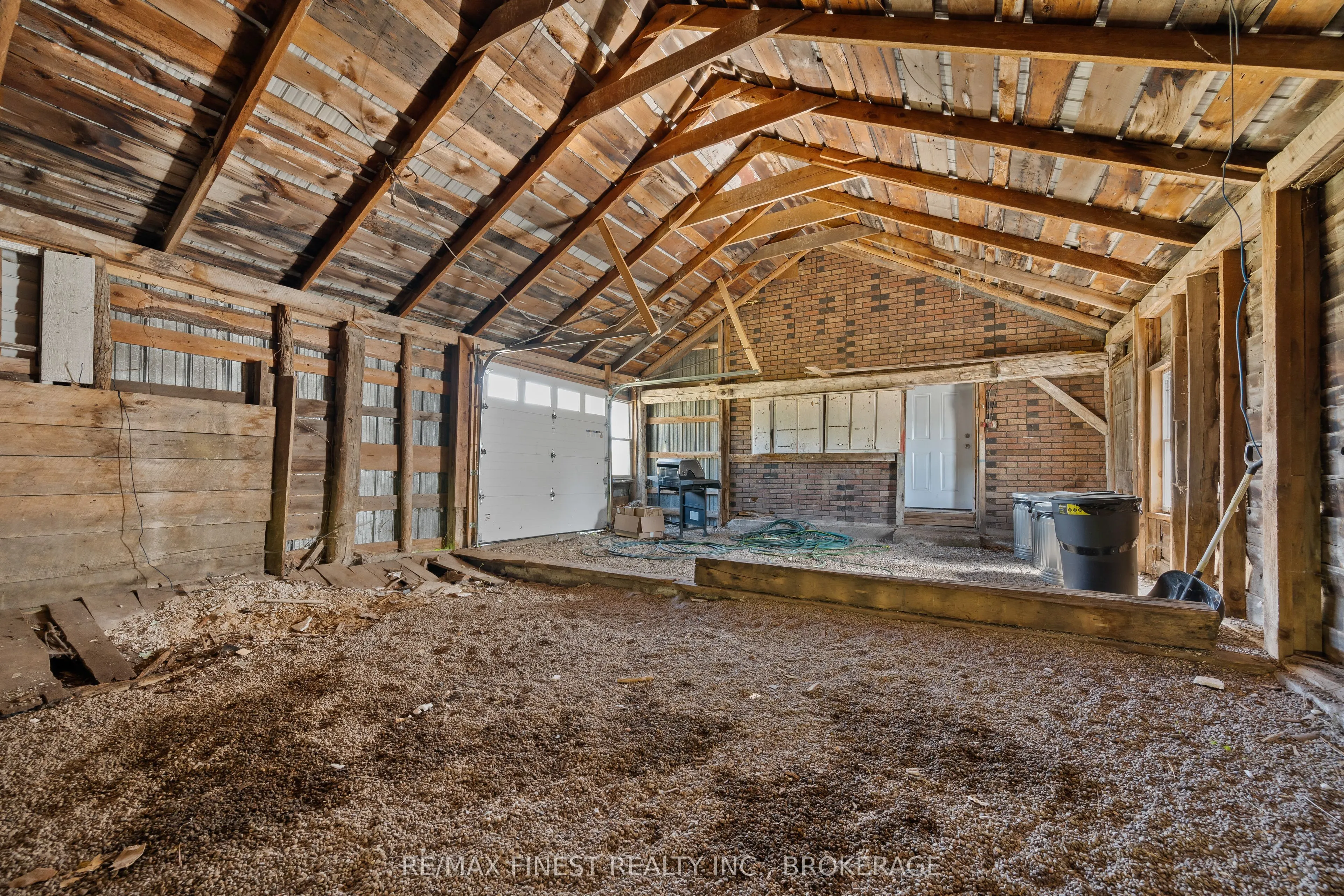 2405 Mcintyre Road