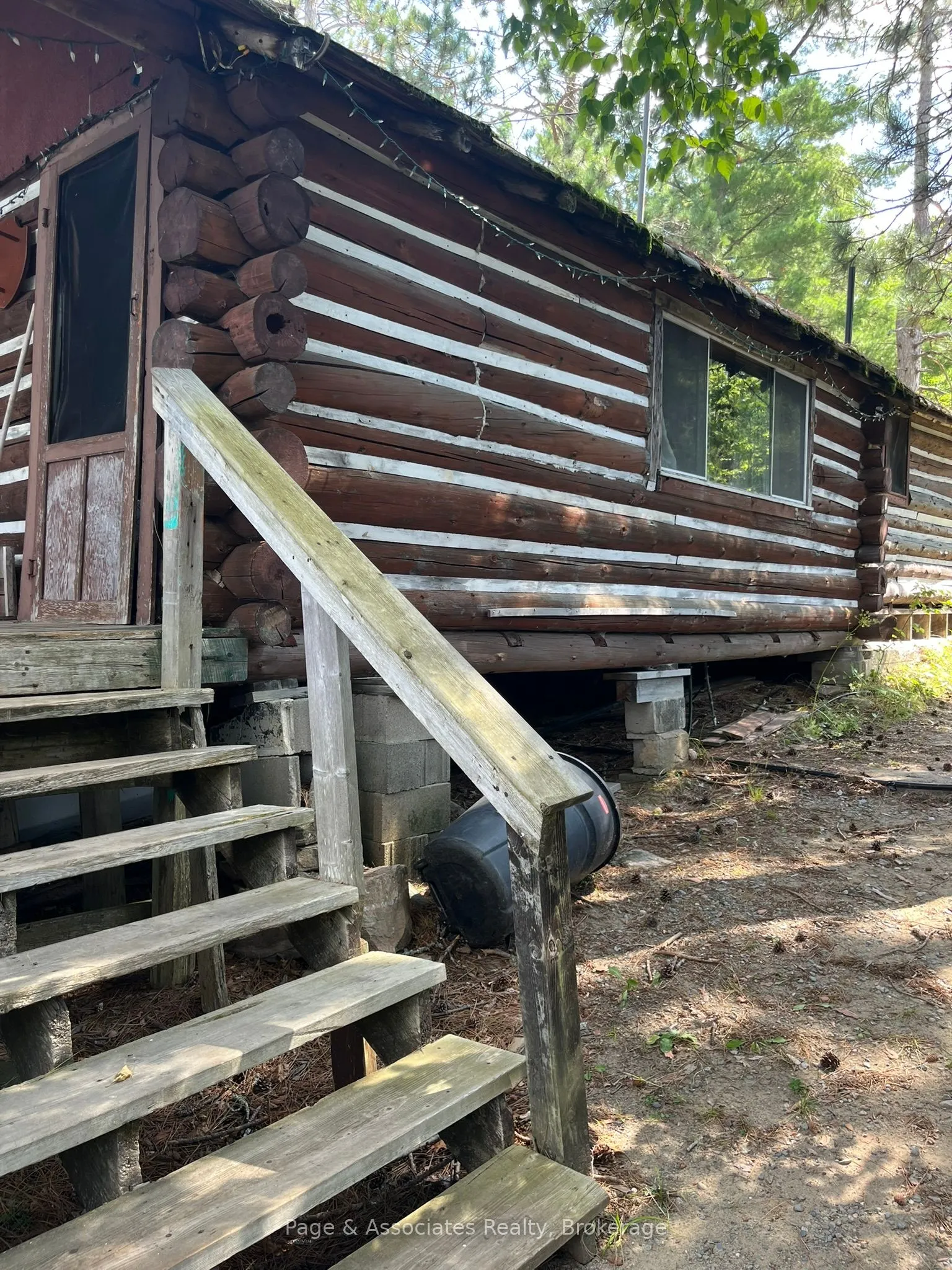 21 Pine Ridge Road W