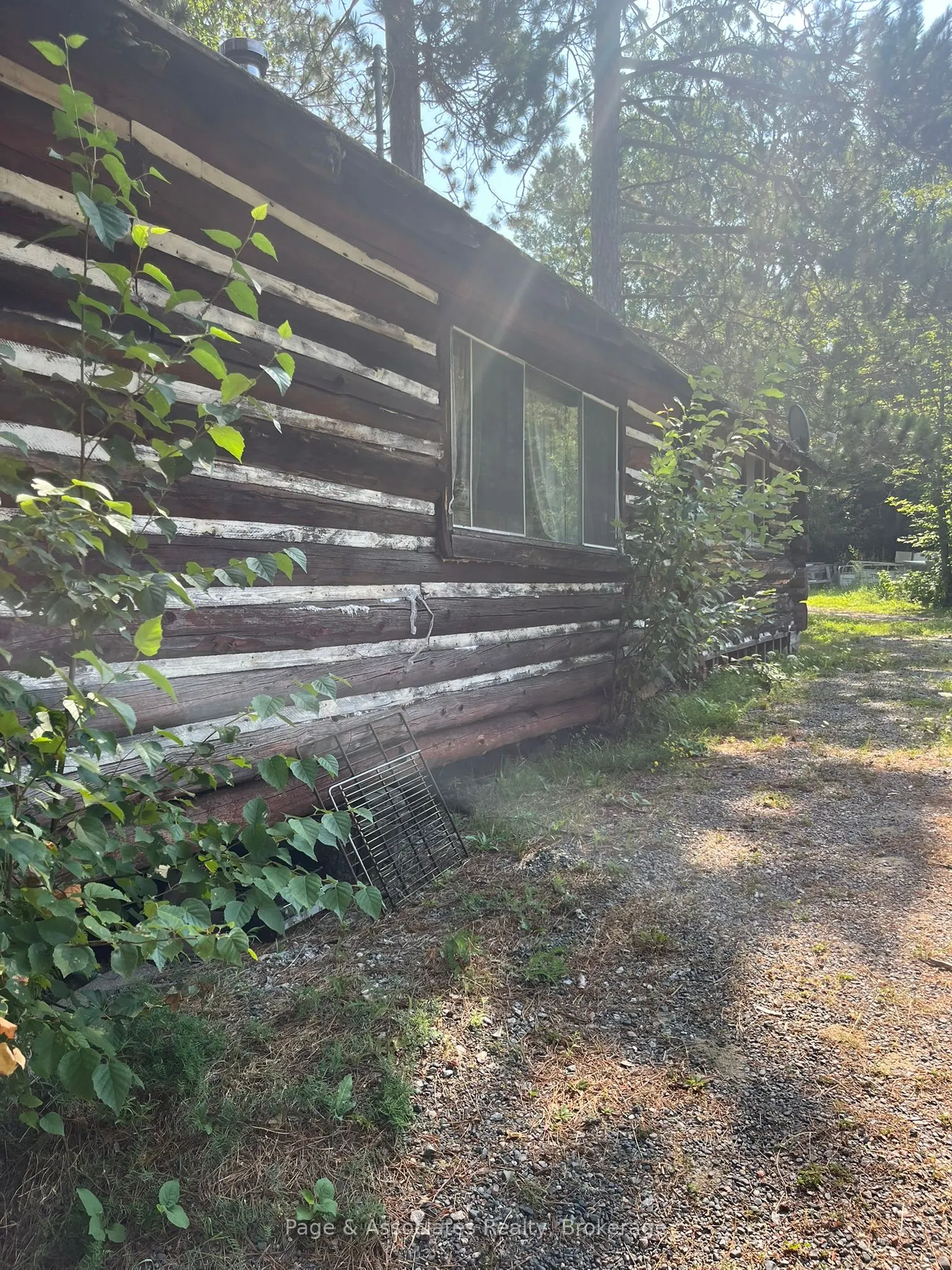 21 Pine Ridge Road W